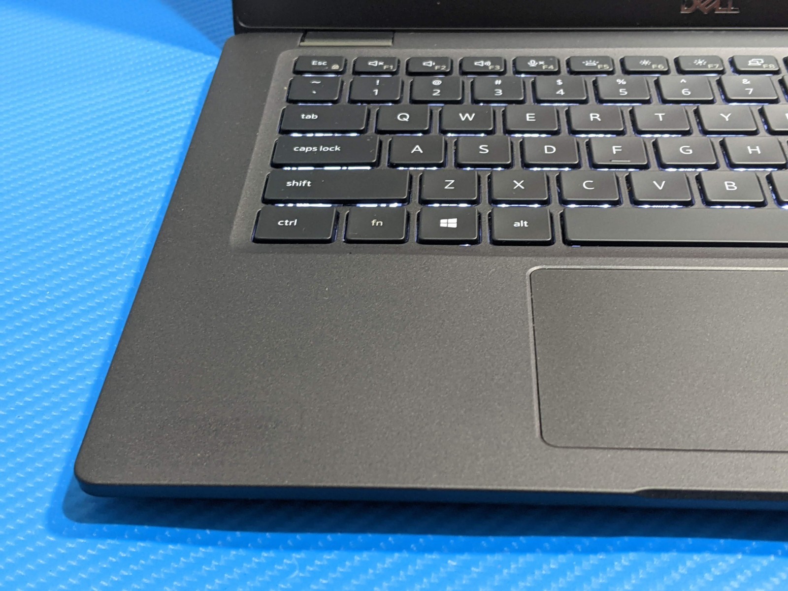 Dell Latitude 7310 13.3″FHD Intel i7-10610U 1.8GHz 16G 256GB SSD W11Pro +Charger