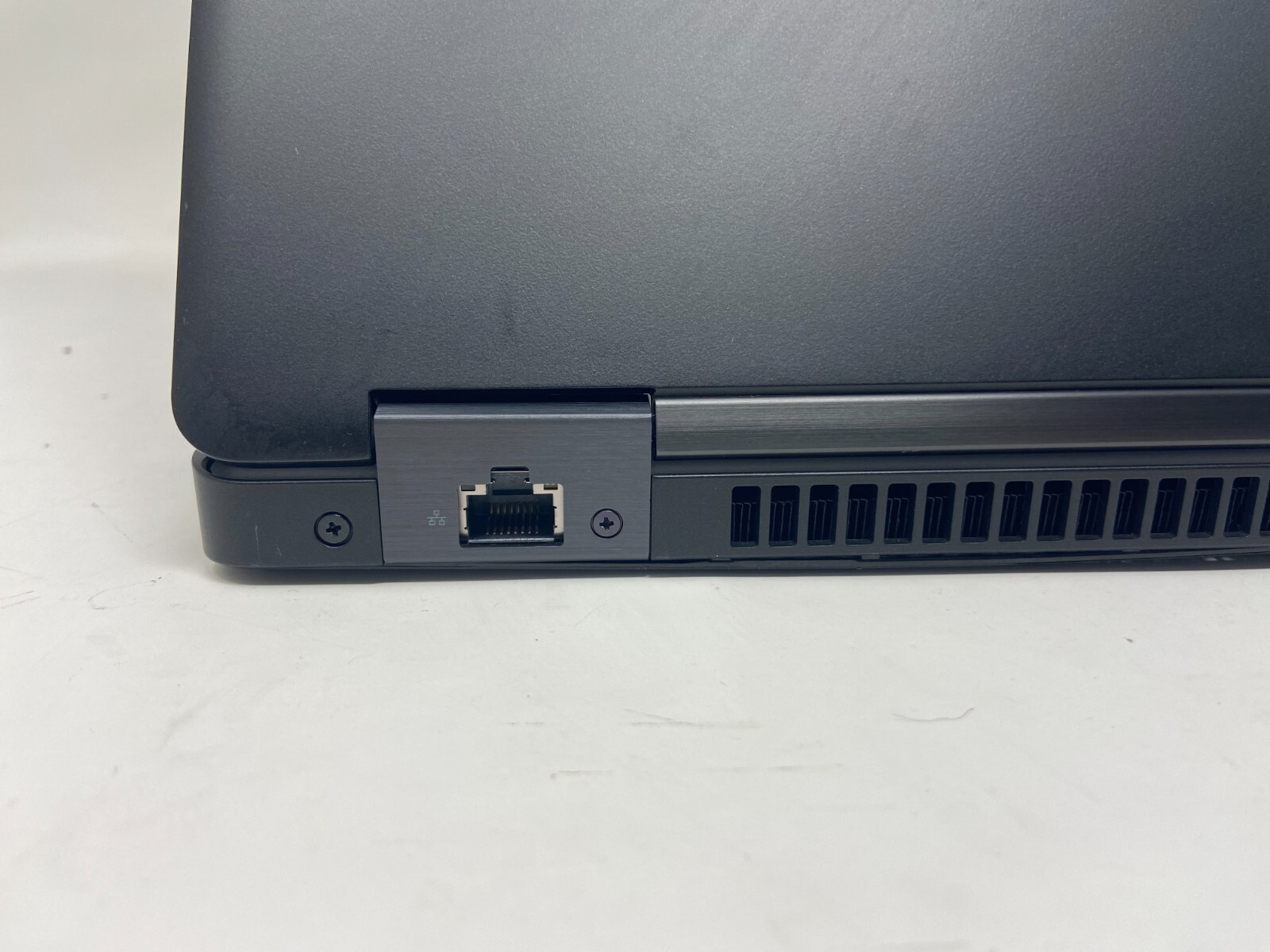 Dell Latitude 5580 15″ Core i5-7300u 2.6GHz 16GB 256GB SSD Webcam Win 11 Laptop
