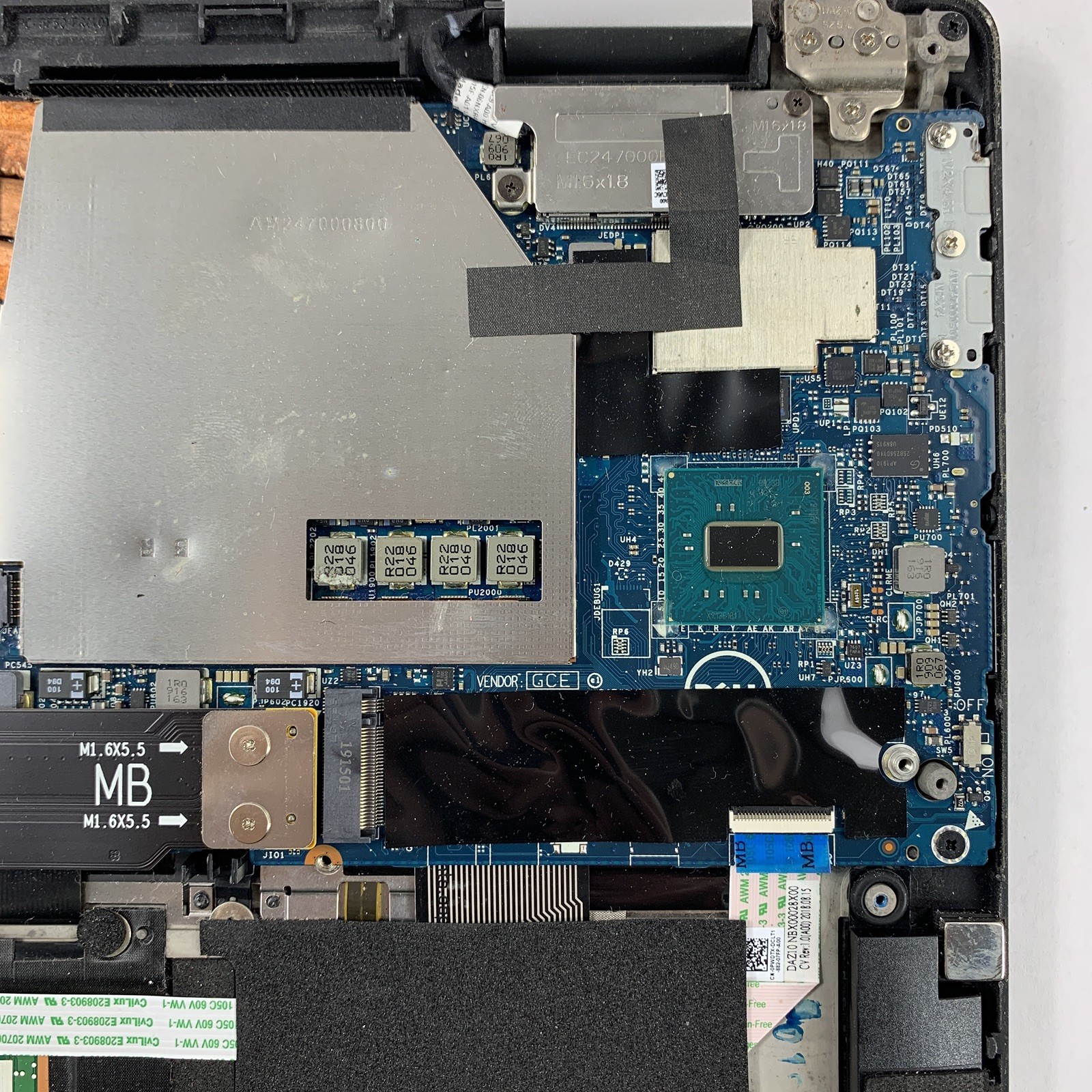 Dell XPS 15 9575 2-in-1 15.6″ i5-8305G 2.80 GHz 8 GB RAM No SSD/OS/AC/Battery