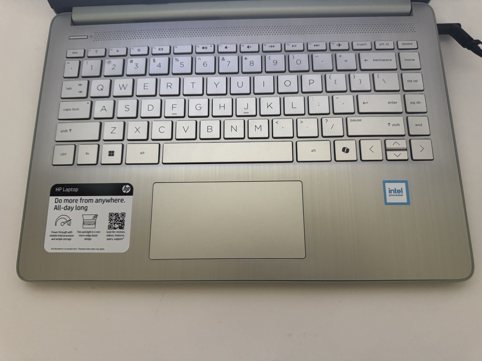 New | HP laptop | Green | O/S | Model: RTL8852BE |