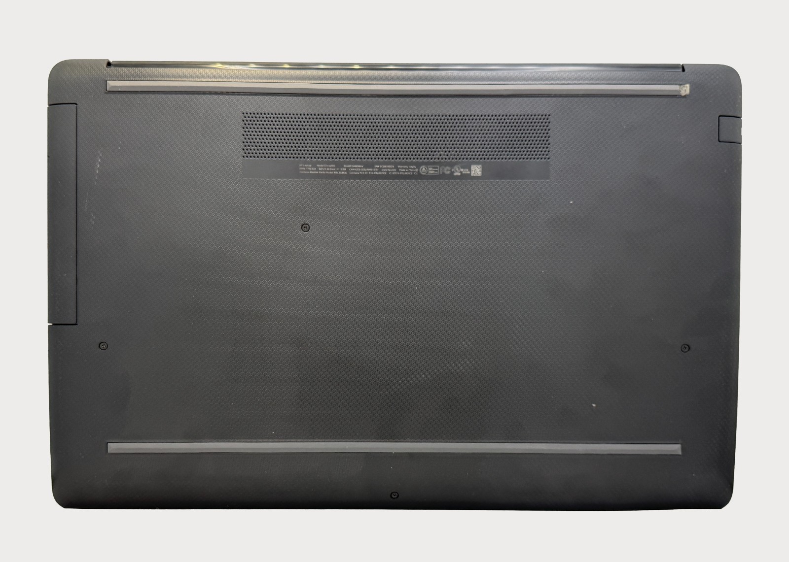 HP 17z – CA100 AMD Ryzen 3 3200u 8GB RAM 128GB SSD NO BATTERY Windows 10 PRO