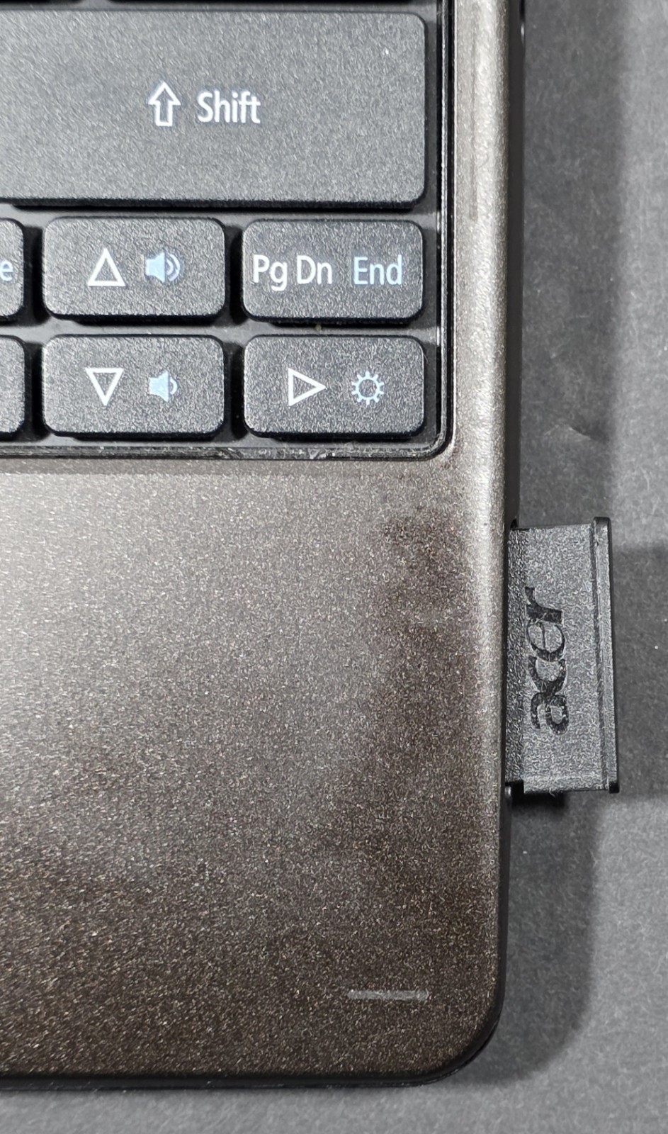 Acer Aspire One 722-0825 10.1″ NetBook C-60 – 4GB – 320GB – Win7 Tested Working