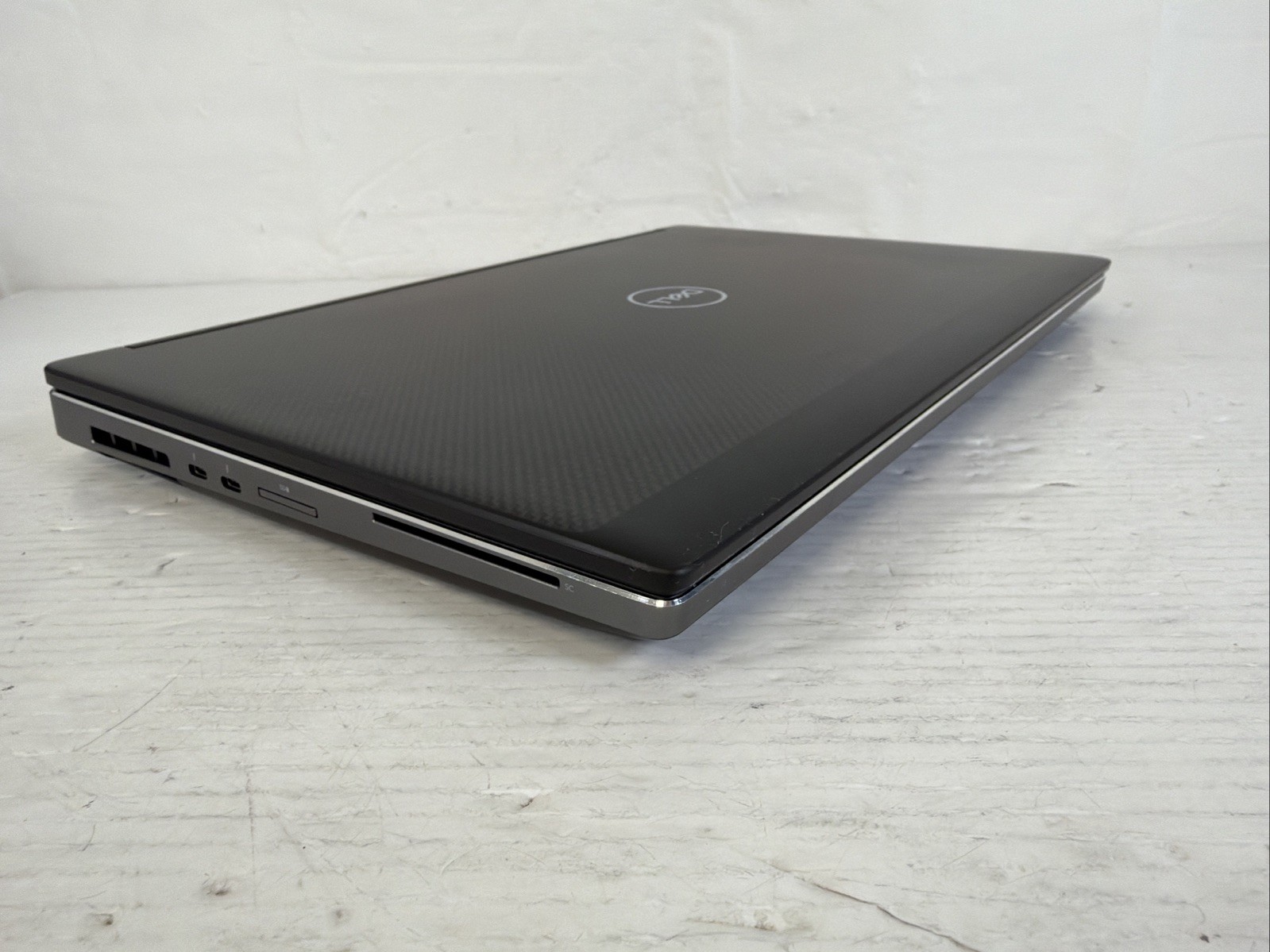 Dell Precision 7530 Intel i7-8850H 8GB NO SSD/OS Quadro P2000 15.6″ Excel Batt