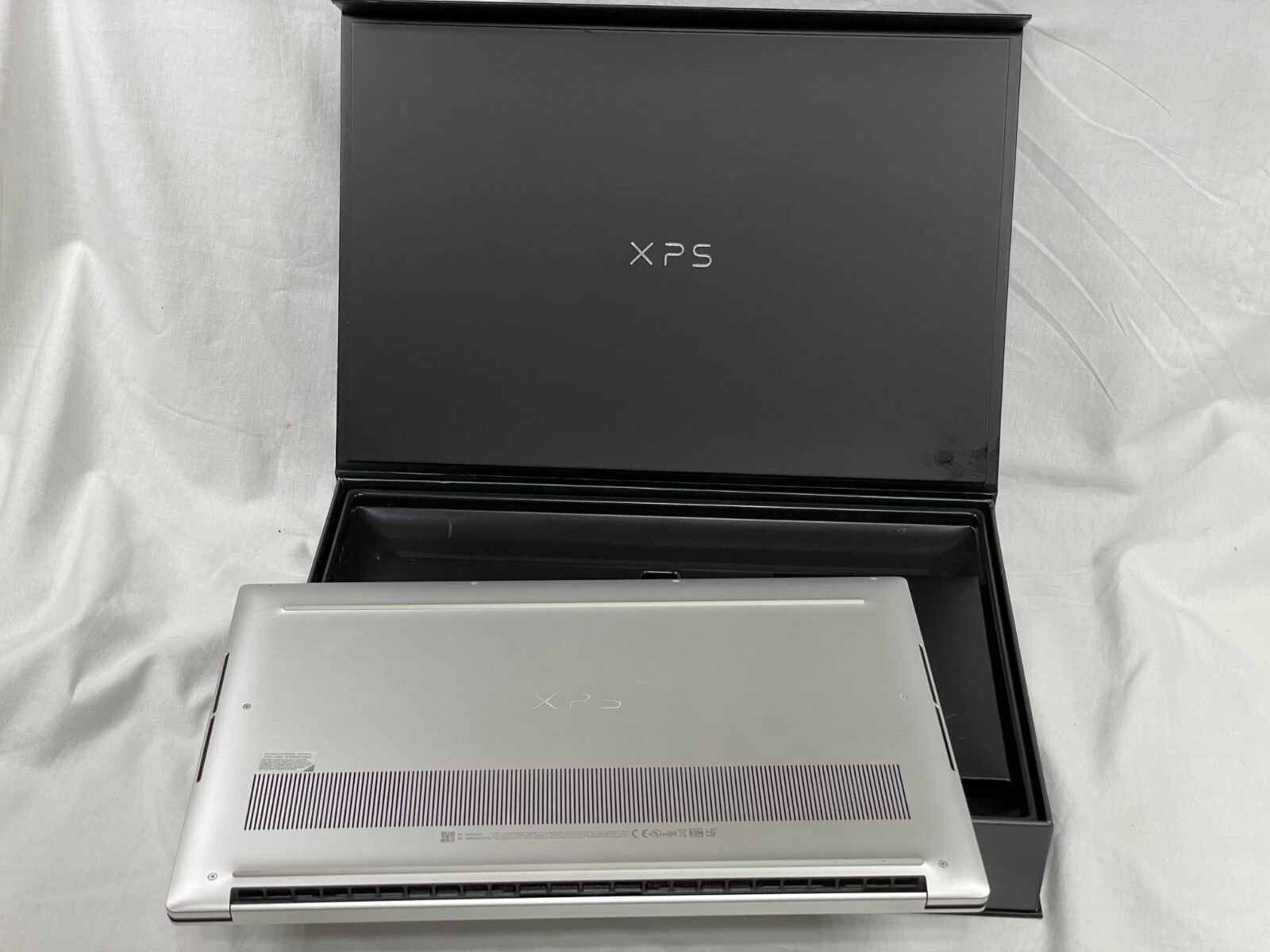 Dell XPS 15 9500 UHD+ TOUCH i7-10750H 32GB 1TB SSD 15.6″ GTX 1650 W10P Grade A