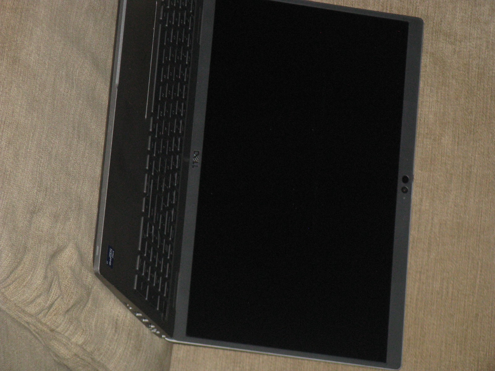 Dell Latitude 5520 i7-1185G7 256GB NVMe 12GB FHD non-touch TB4 FP+SC IR Cam vPro