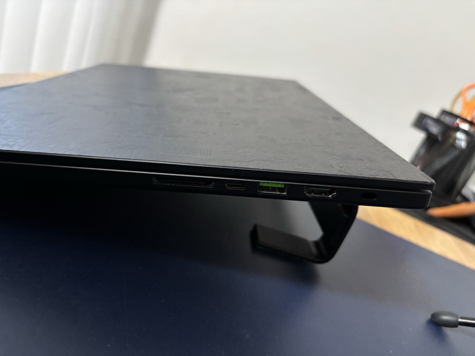 Razer Blade 16 QHD+ OLED Laptop Ryzen AI 9 365, 32GB RAM, 1TB+2TB SSD, RTX 5080