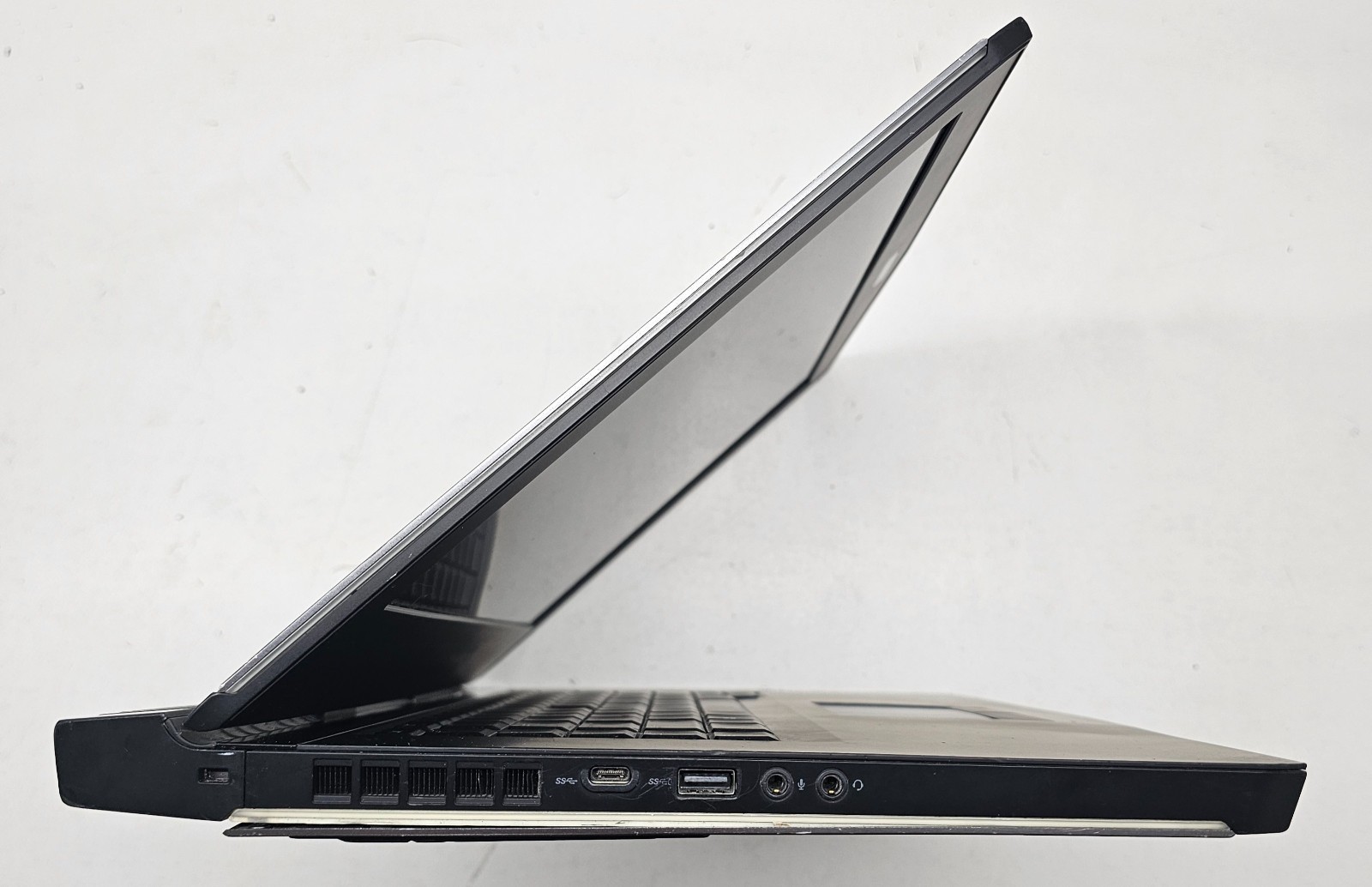 Alienware 15 R3 Laptop Intel Core i7-6700HQ 16GB Ram 1TB HDD NO OS (FL)