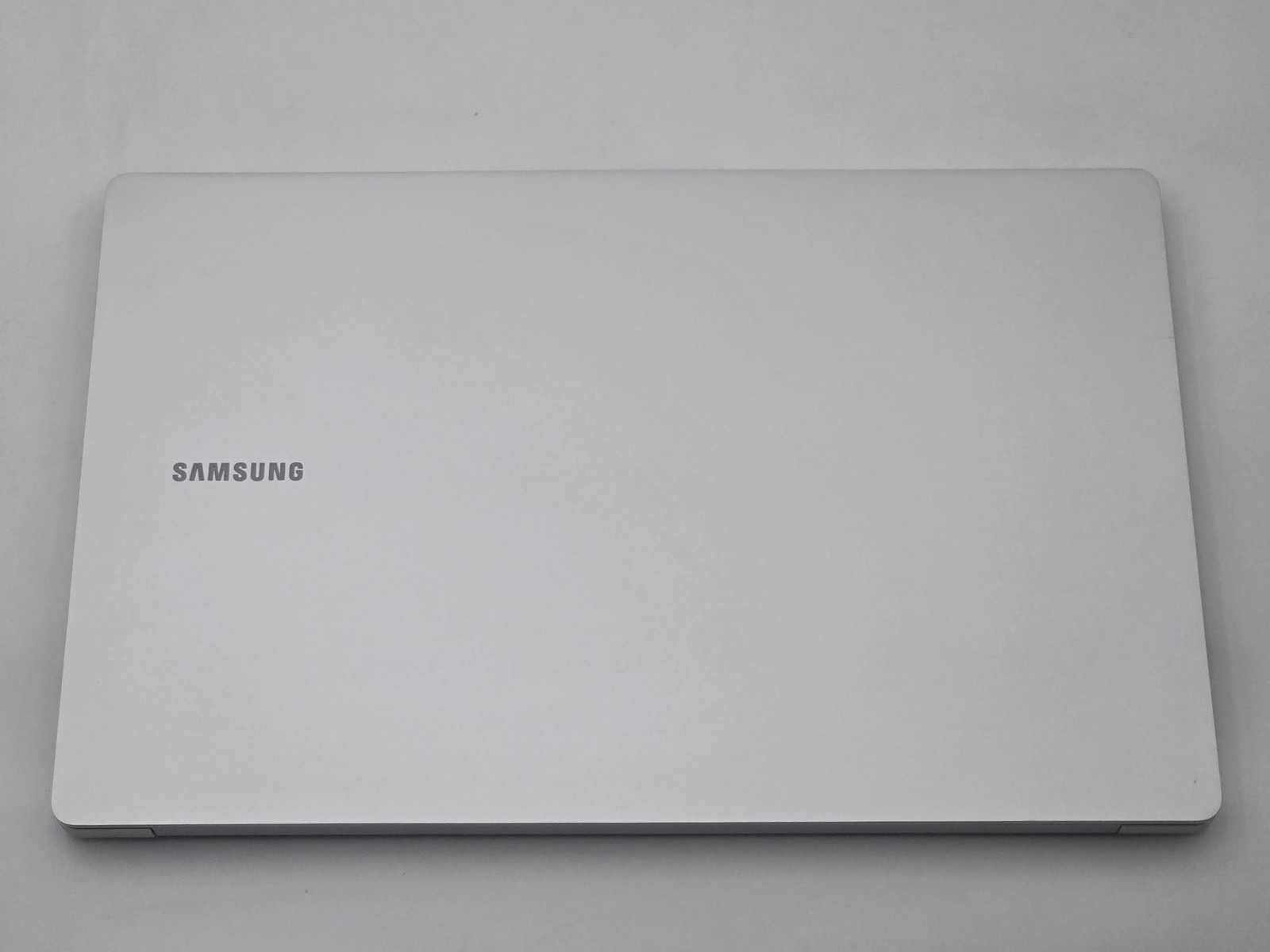 Samsung Galaxy Book5 NP750XHD 15.6 FHD Core Ultra 7 255U 16GB 512GB SSD Win11