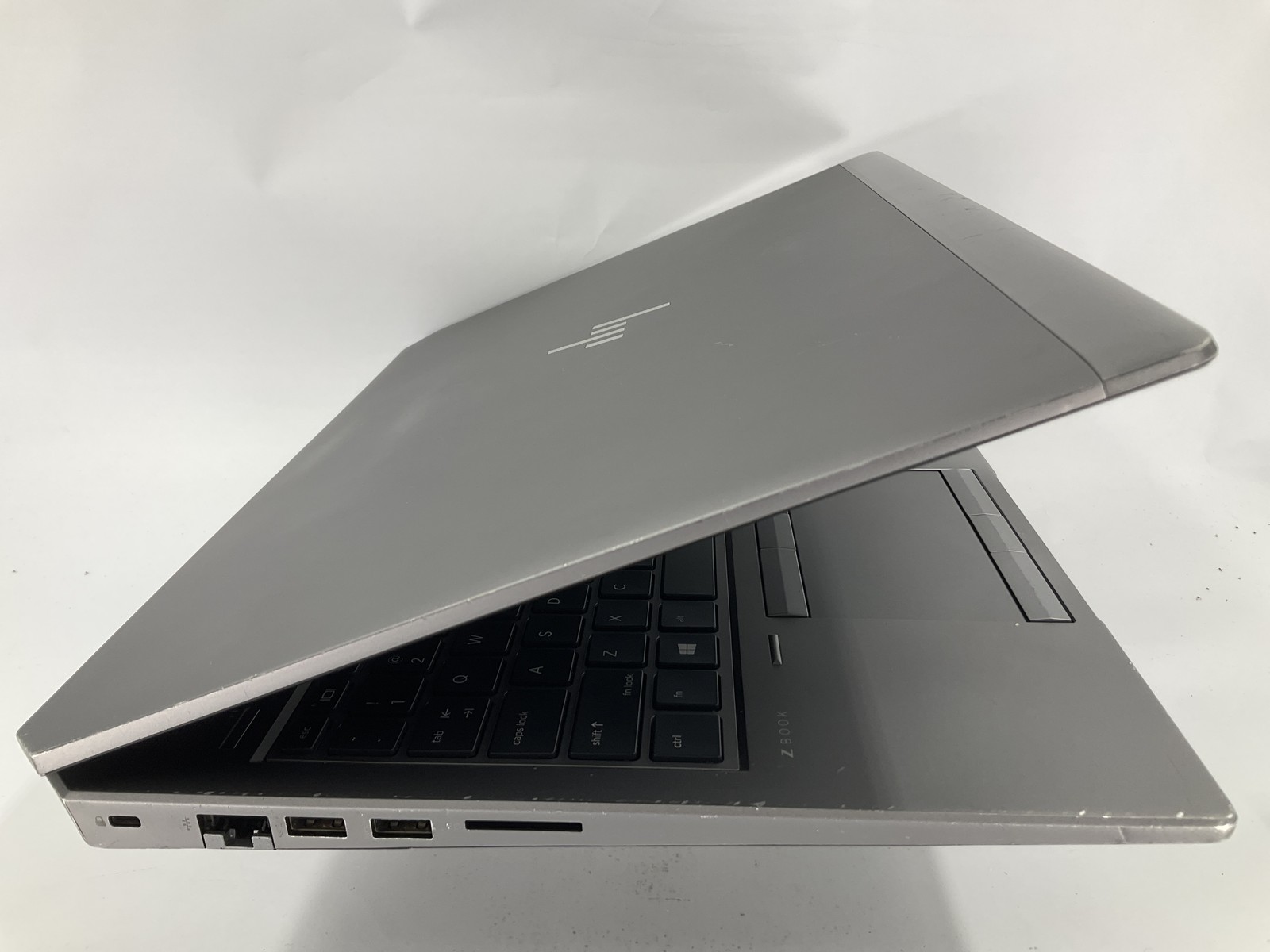HP Zbook 15 G5 15.6″ Core i7-8750H 256GB 16GB B Win 11 Pro P2000