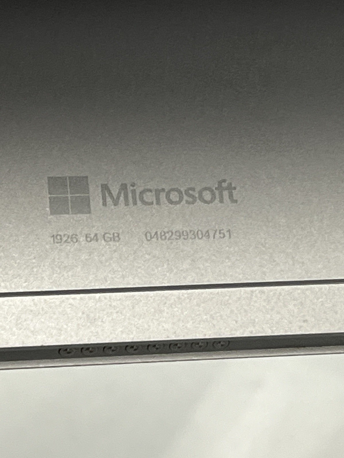 Microsoft 1926 Surface Go 2 Pentium 4425Y 1.70Ghz 4GB Ram 64GB FOR PARTS #2