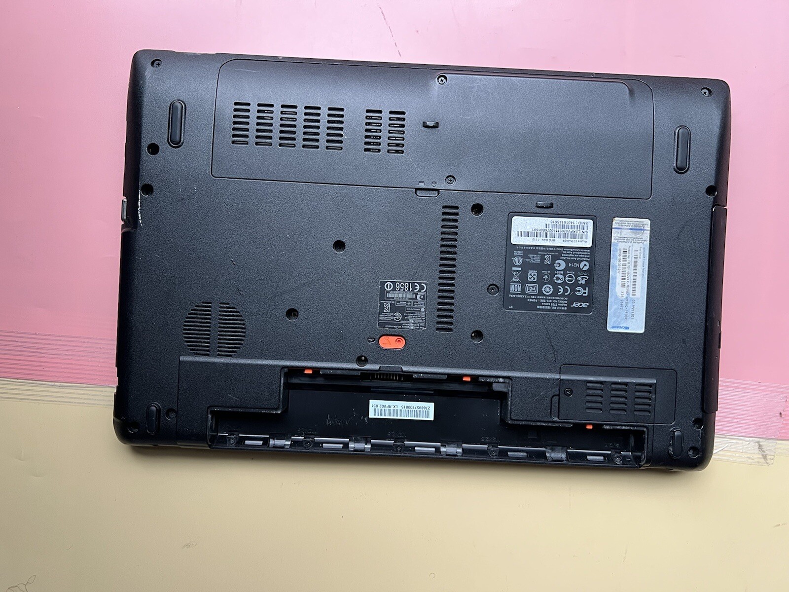 Acer Aspire 5755 Intel Core i3-2330 2GB RAM 0GB HDD PARTS OR REPAIRS