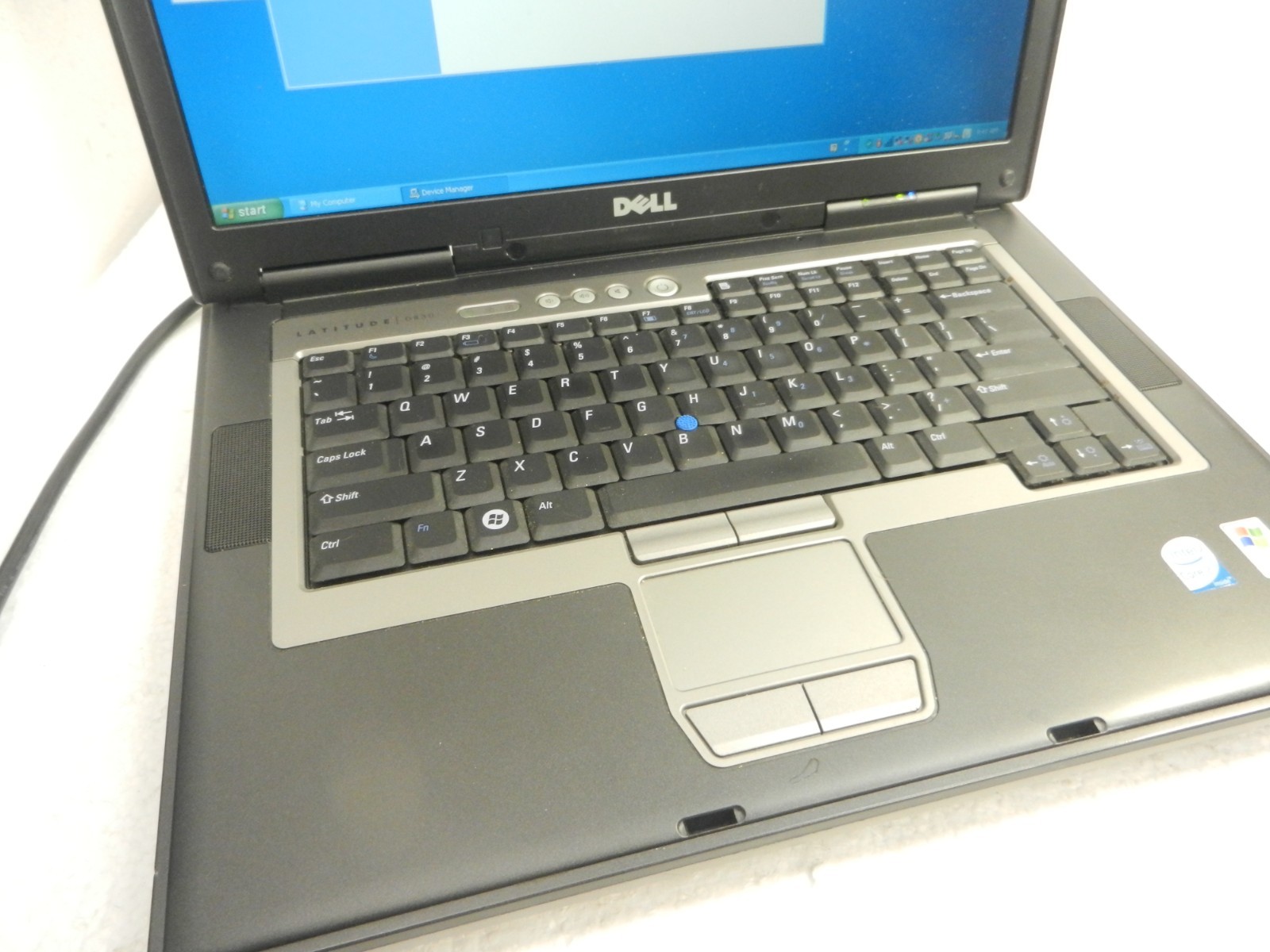 Dell Latitude D830 LAPTOP Core 2 Duo / 2GB / 120GB HDD Serial Port Windows XP