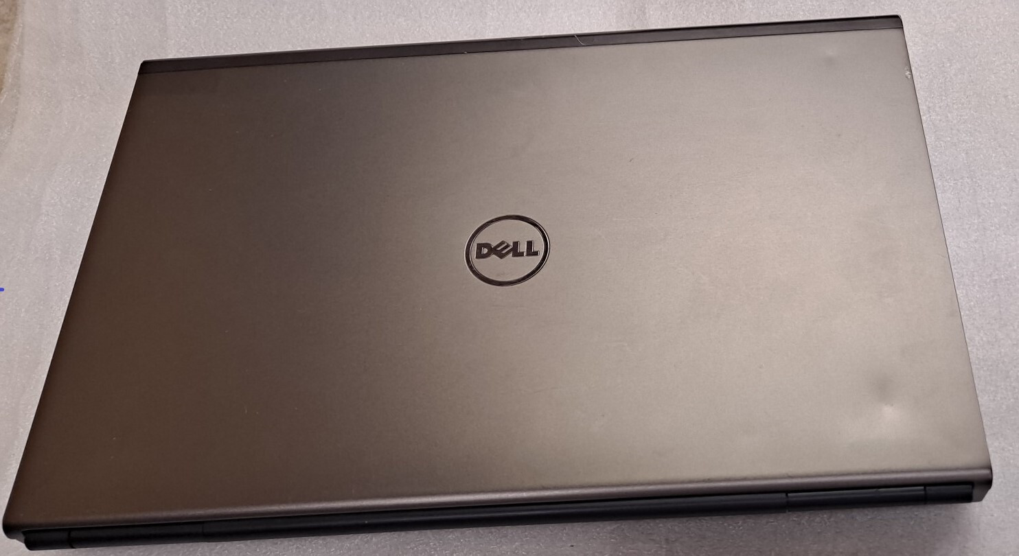 Dell M6600 17.3” laptop i5-2520 @2.5 gHz 256gb SSD+320gb HDD 16gb of memory