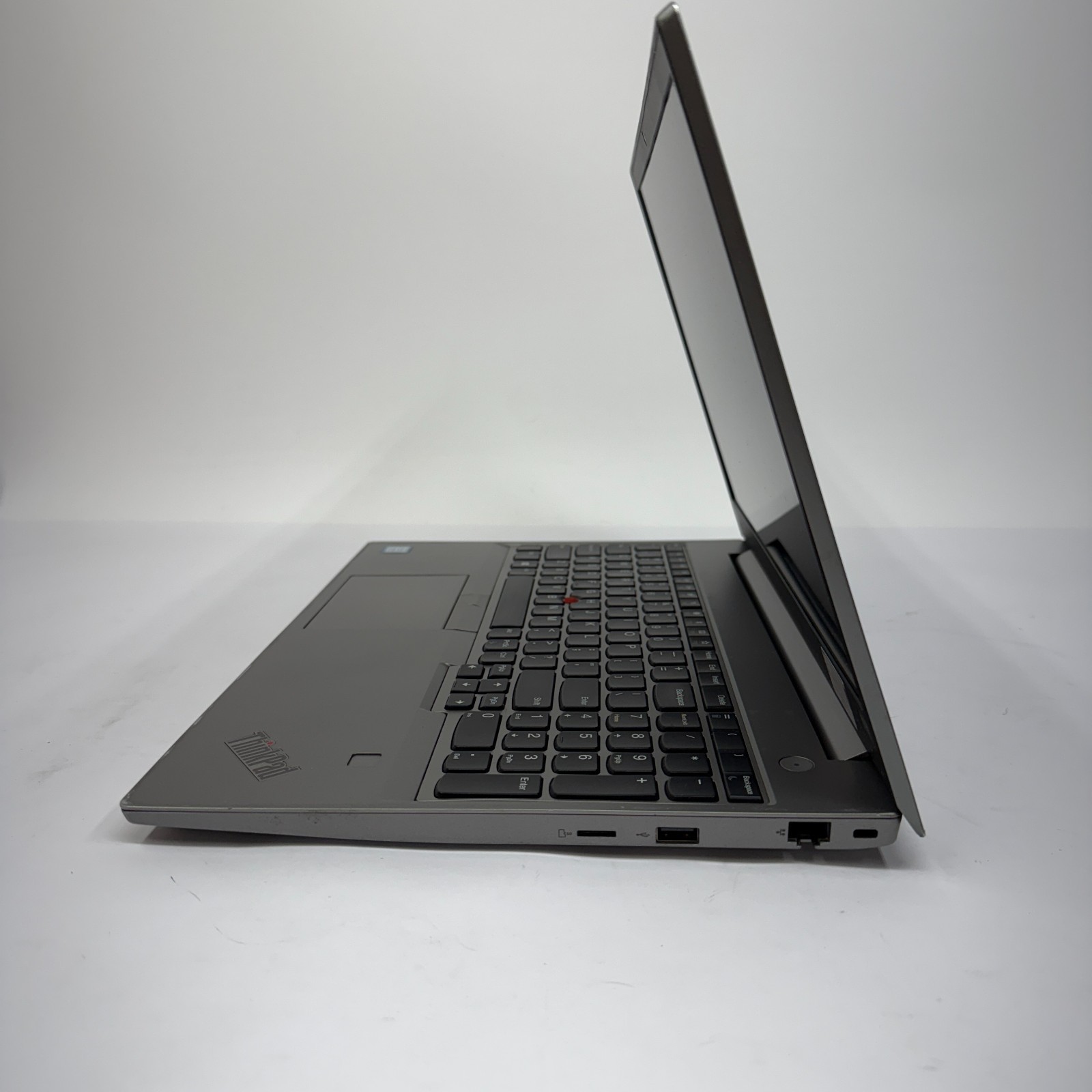Lenovo ThinkPad 15.6 / i7- 8565U /1.8ghz / 8 Gb RAM / 256 GB SSD