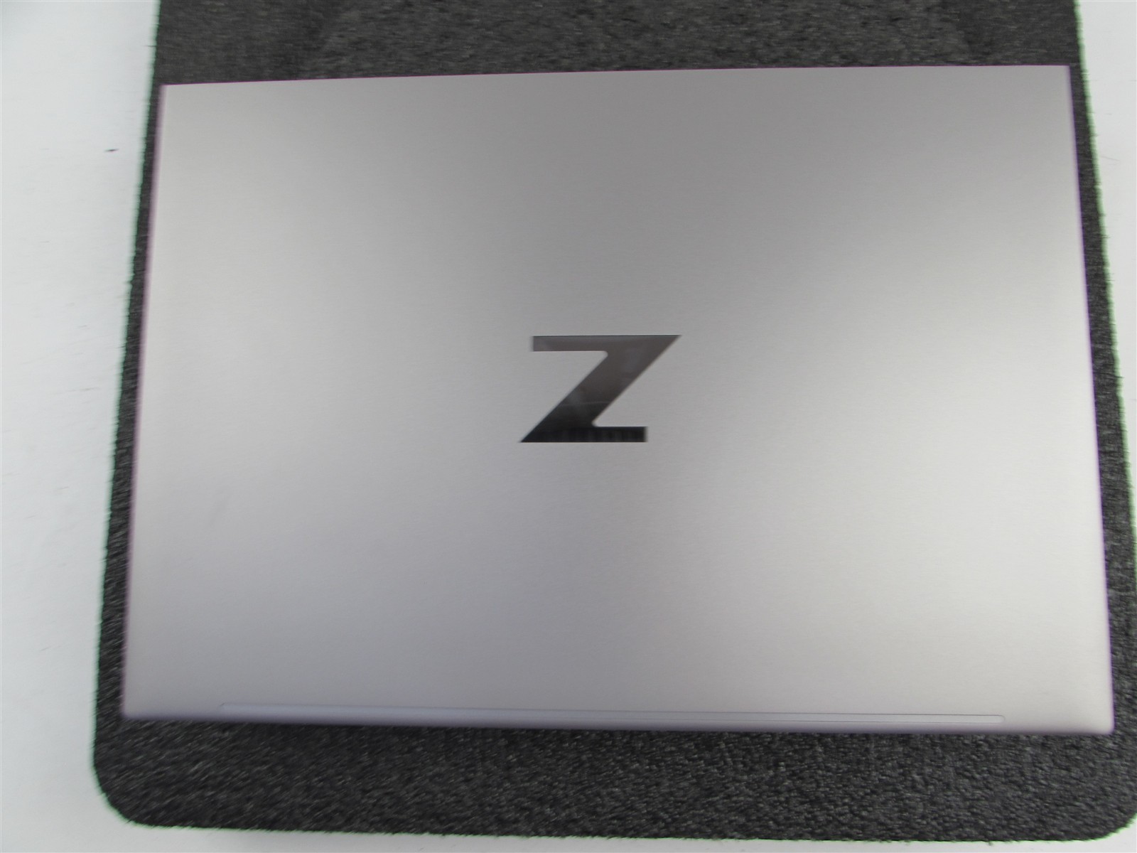 HP ZBOOK FIREFLY 16 (G9) 1920X1080 FHD I7-1265U 512GB SSD 16GB RAM NO O.S
