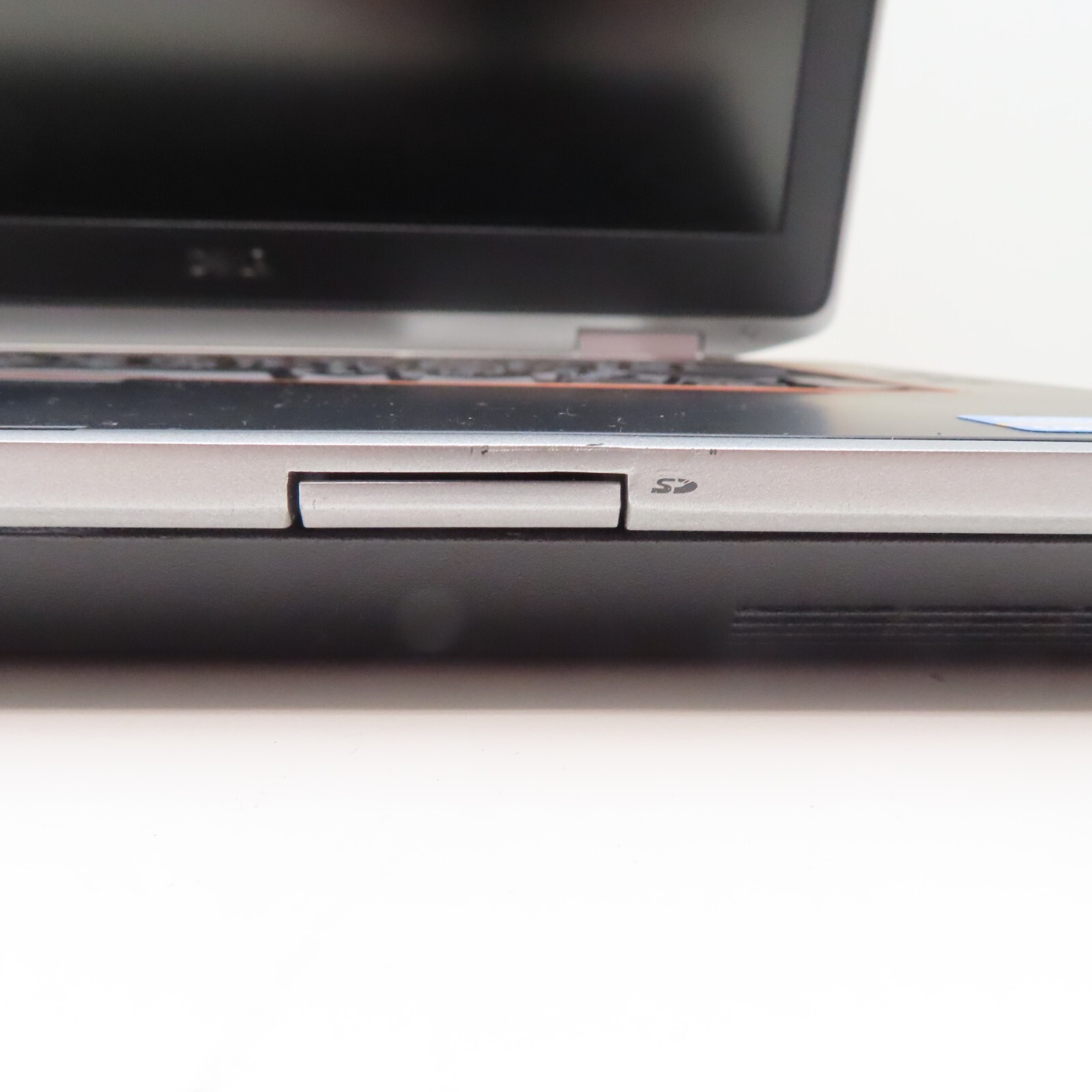 Dell Latitude Laptop Intel Core i7 2.40GHz 2 Cores 8GB DDR3 SDRAM