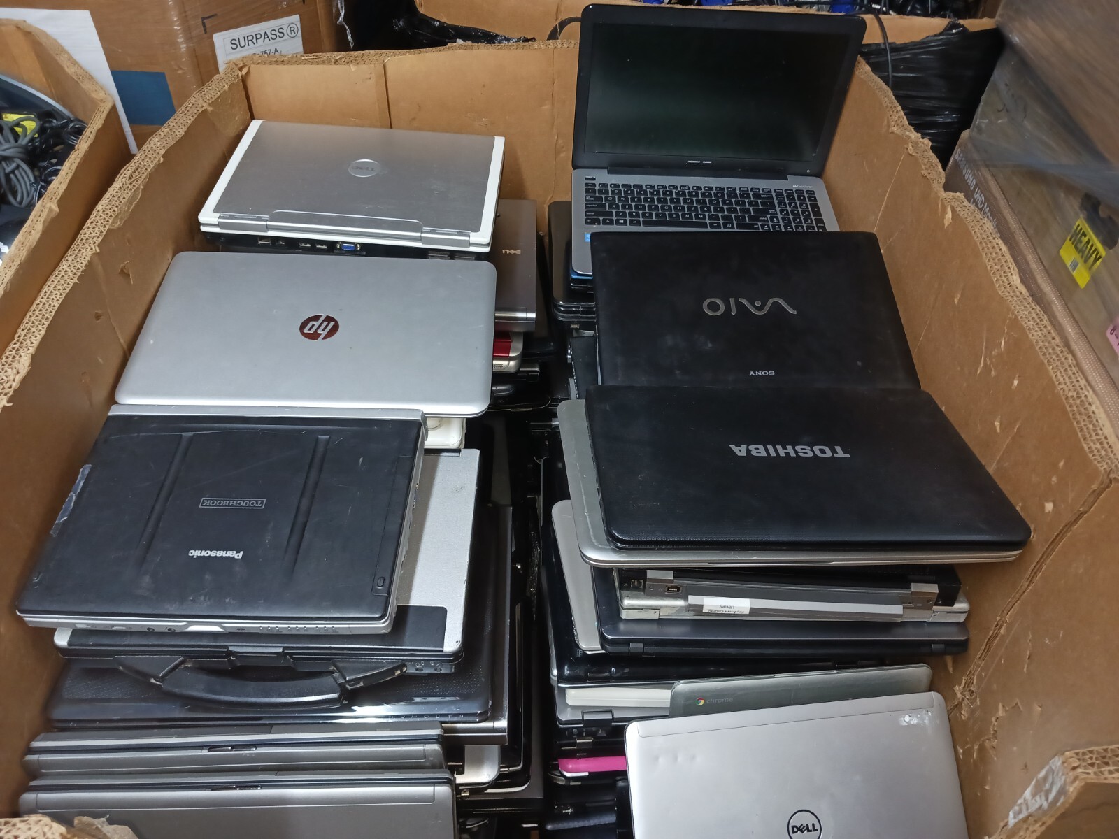 LOT OF 5 (FIVE LAPTOPS) – Will pick 5 from the pallet RANDON MIX -Great Deals