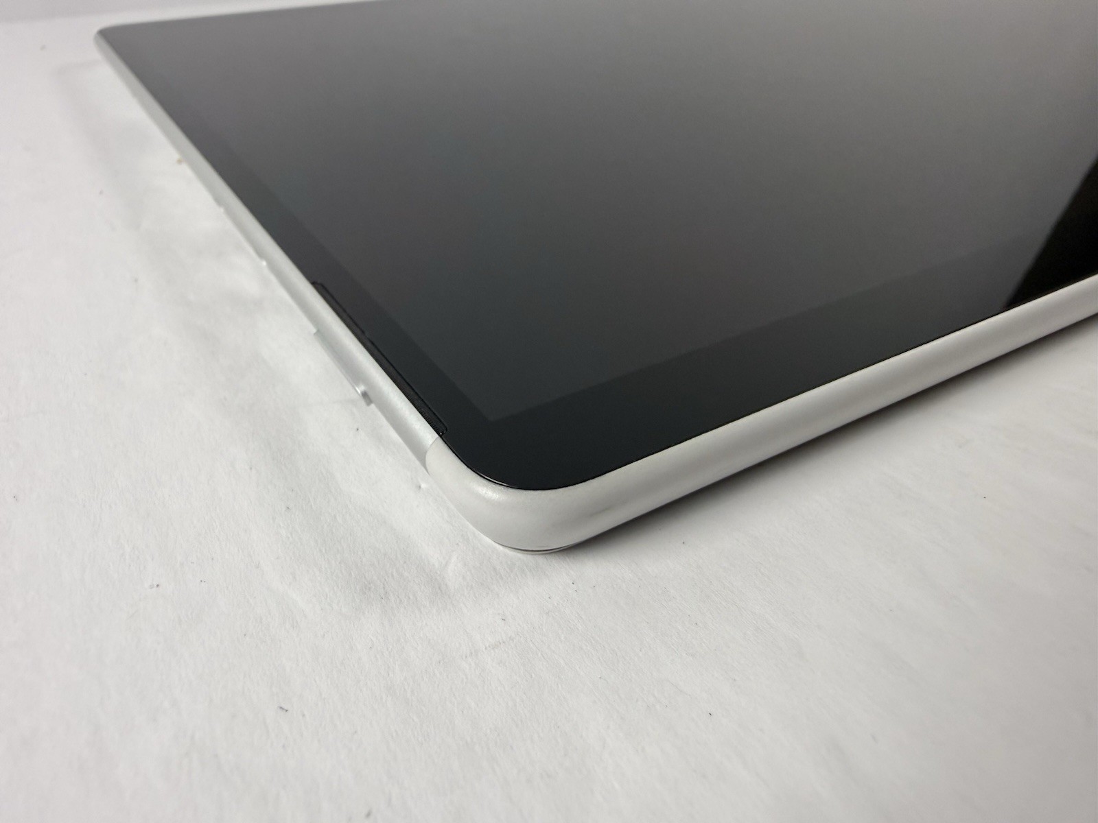 Microsoft Surface Pro 8 (1982) i5-1145G7 – 16GB RAM – 256GB 120Hz – Win 11 Pro