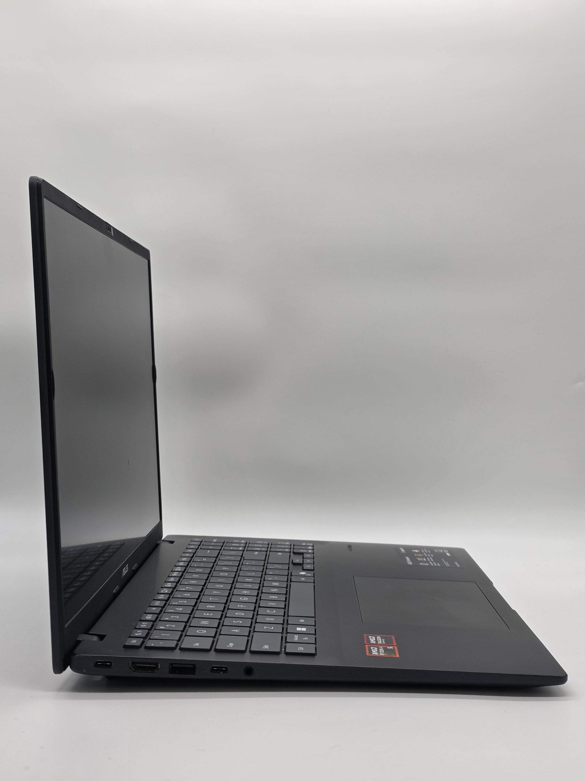 Asus VivoBook 16 Ryzen AI 5 16GB RAM 512GB SSD 15.6″ Laptop Used