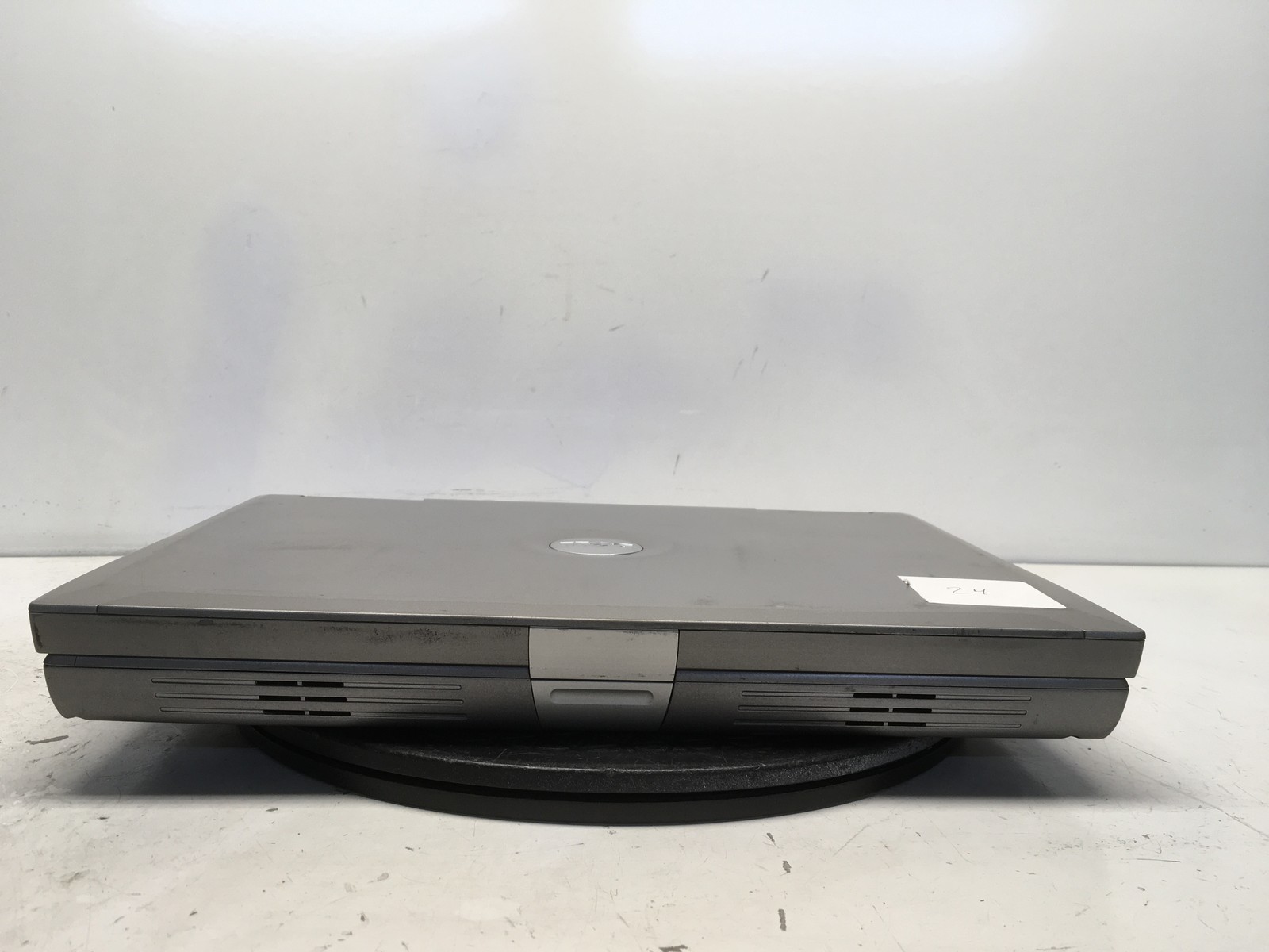 Dell Latitude D810 Intel Pentium M 06D8 1.86GHz 512 MB NO HDD No Batt