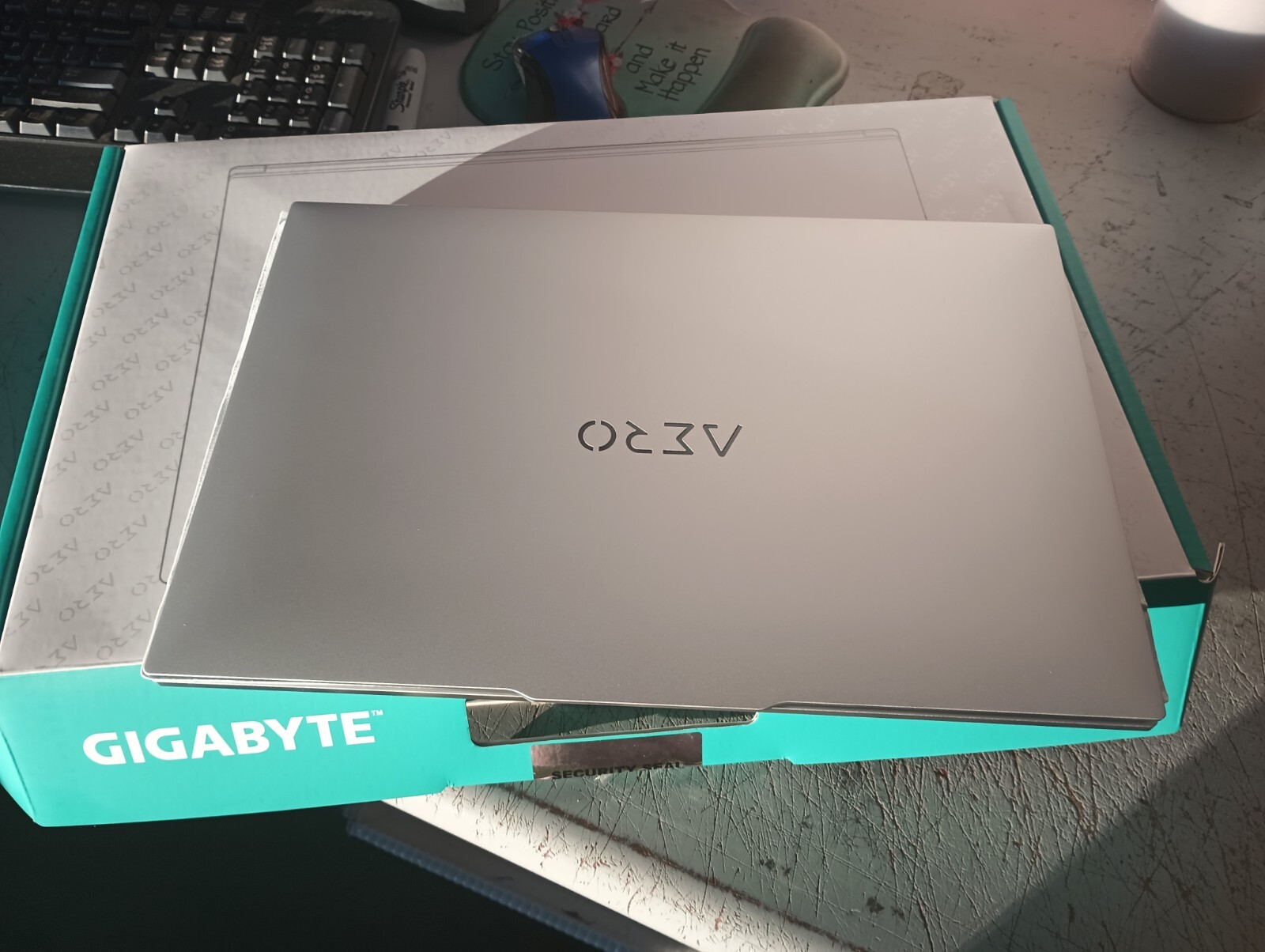 GIGABYTE AERO 16 OLED 16″ (1TB SSD, Intel Core i7 13th Gen., 5.00 GHz, 16GB)…