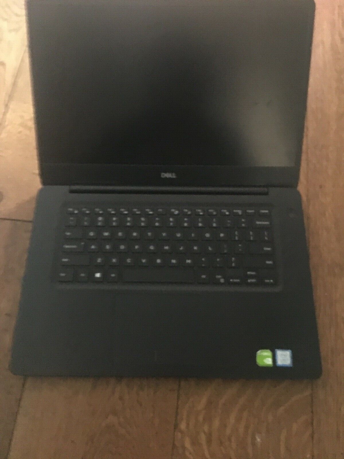 Dell Vostro 15 7500 15.6″ 512GB, Intel Core i7 w/ prot plan & accessories