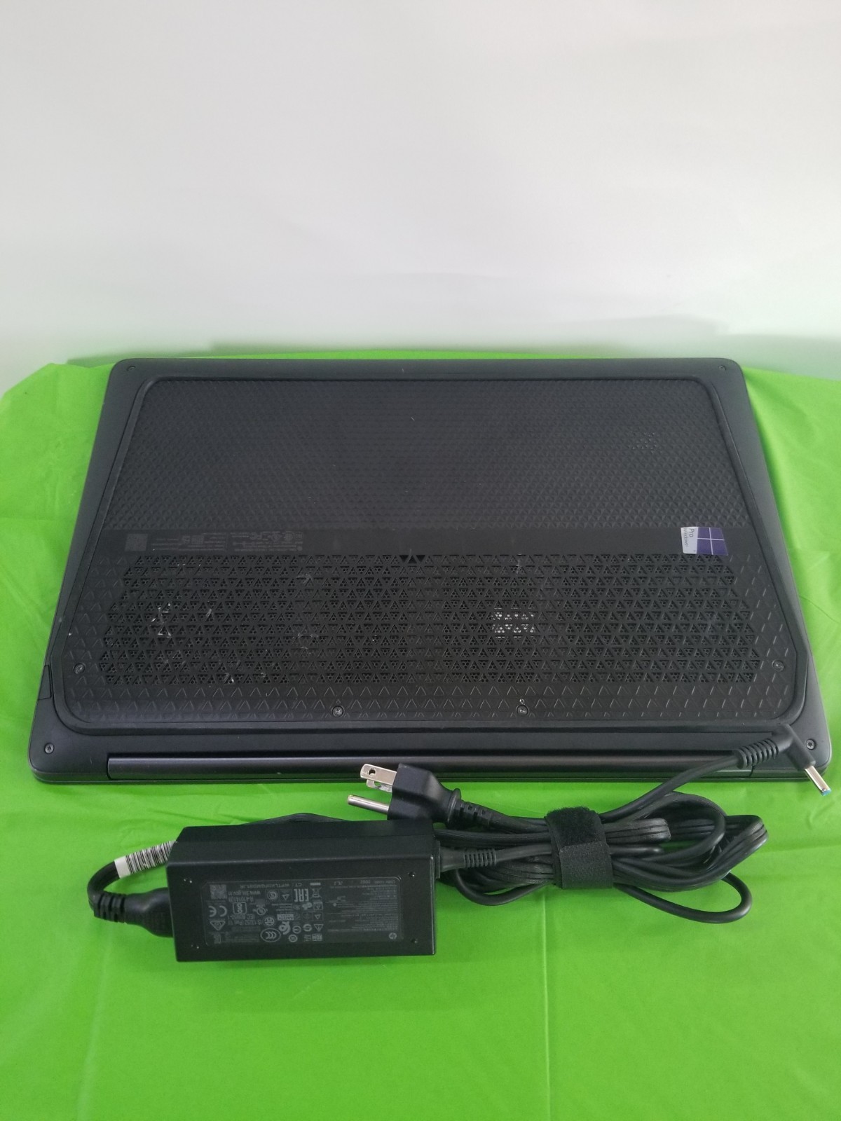 HP ZBook 15 G3 15.6” Xeon E3-1545M V5 2.90GHz 16GB RAM 256GB NVMe WIN 11