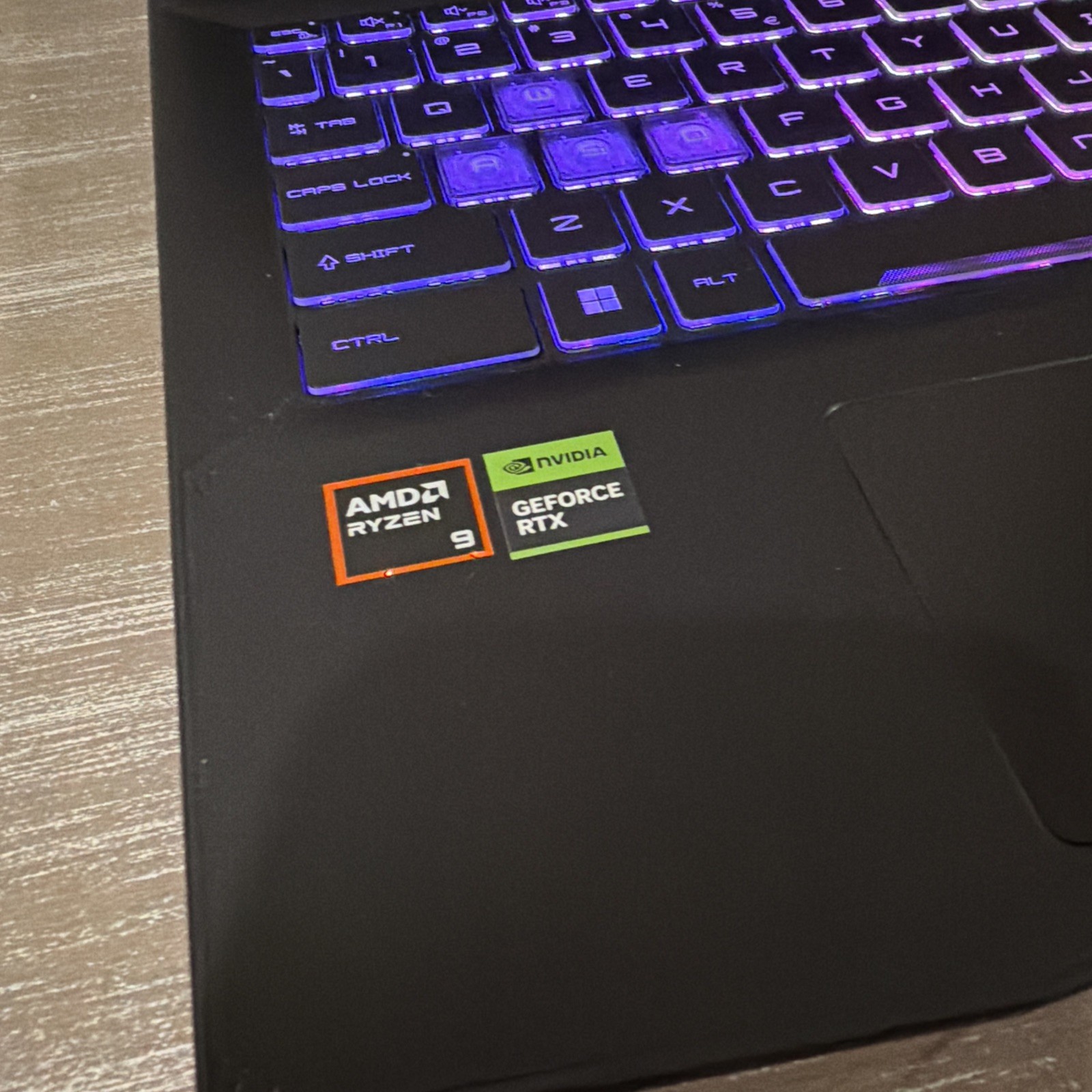 MSI Katana A15 AI Gaming Laptop AMD Ryzen 9 8945HS RTX 4070 16GB 1TB 15.6″ WIN11