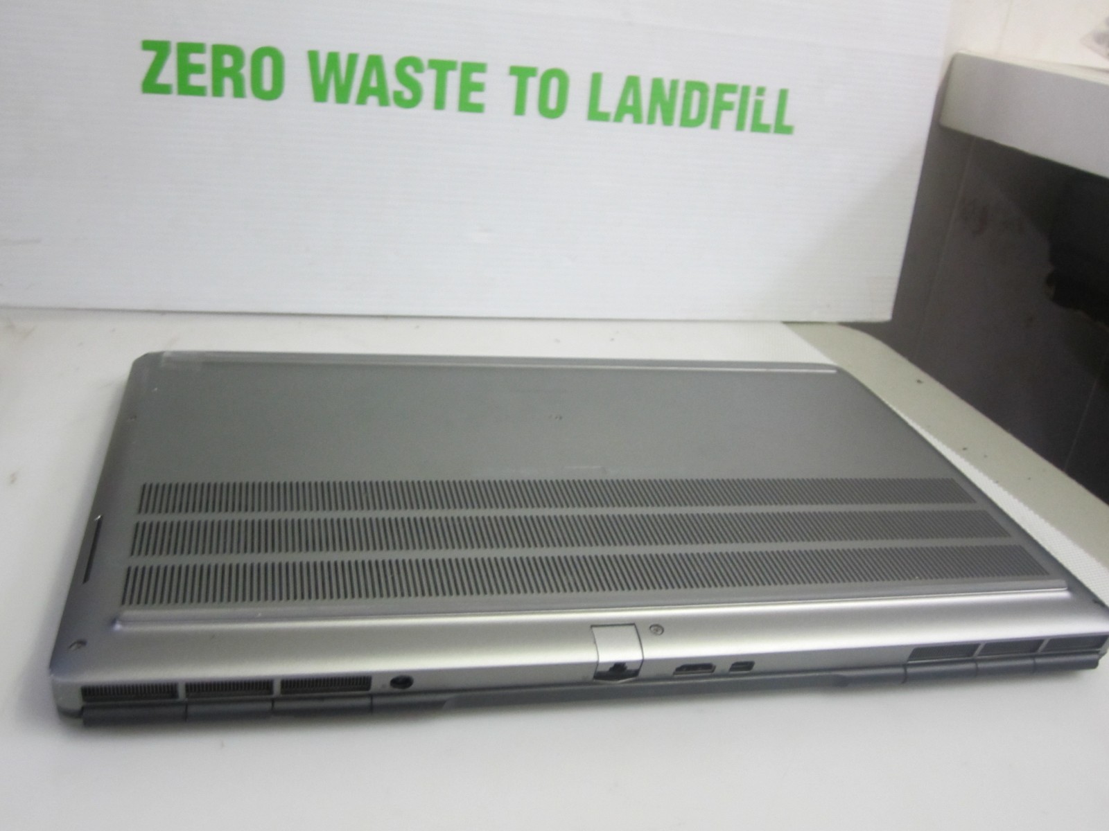 Dell Precision 7750 i7-10850H 2.70GHz 32GB 512GB M2SSD UBUNTU Laptop NO AC READ=