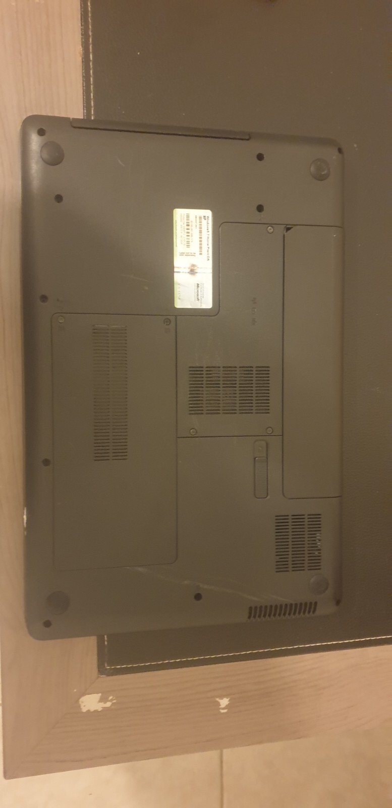 HP Compaq Compaq Presario CQ56-115DX 15.6in. (250GB, AMD V-Series, 2.3GHz, 2GB)