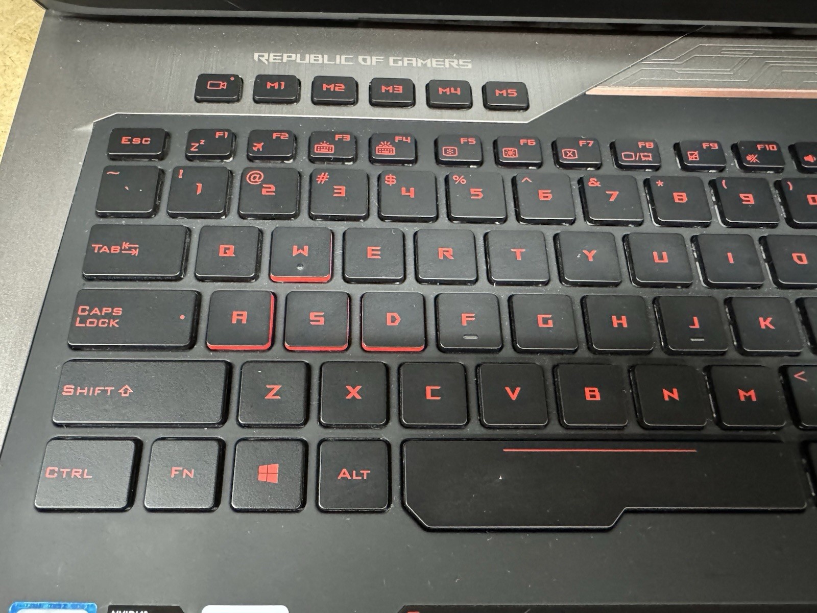Asus G752VY-DH78K i7 6820HK GTX 980M 17.3″ IPS Laptop BAD FOR PARTS REPAIR