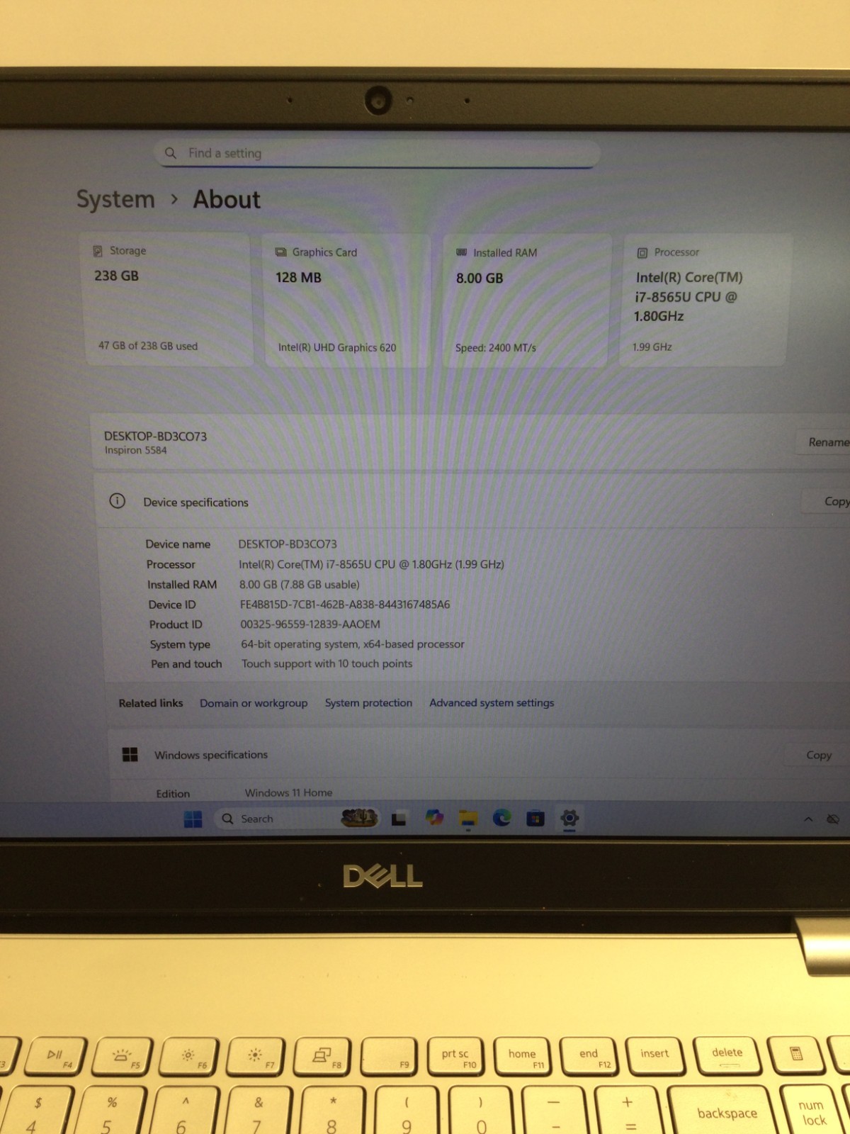 dell inspiron 5584 core i7-8565u @1.80ghz 15.6” 8GB RAM 256GB SSD WIN 11 PRO
