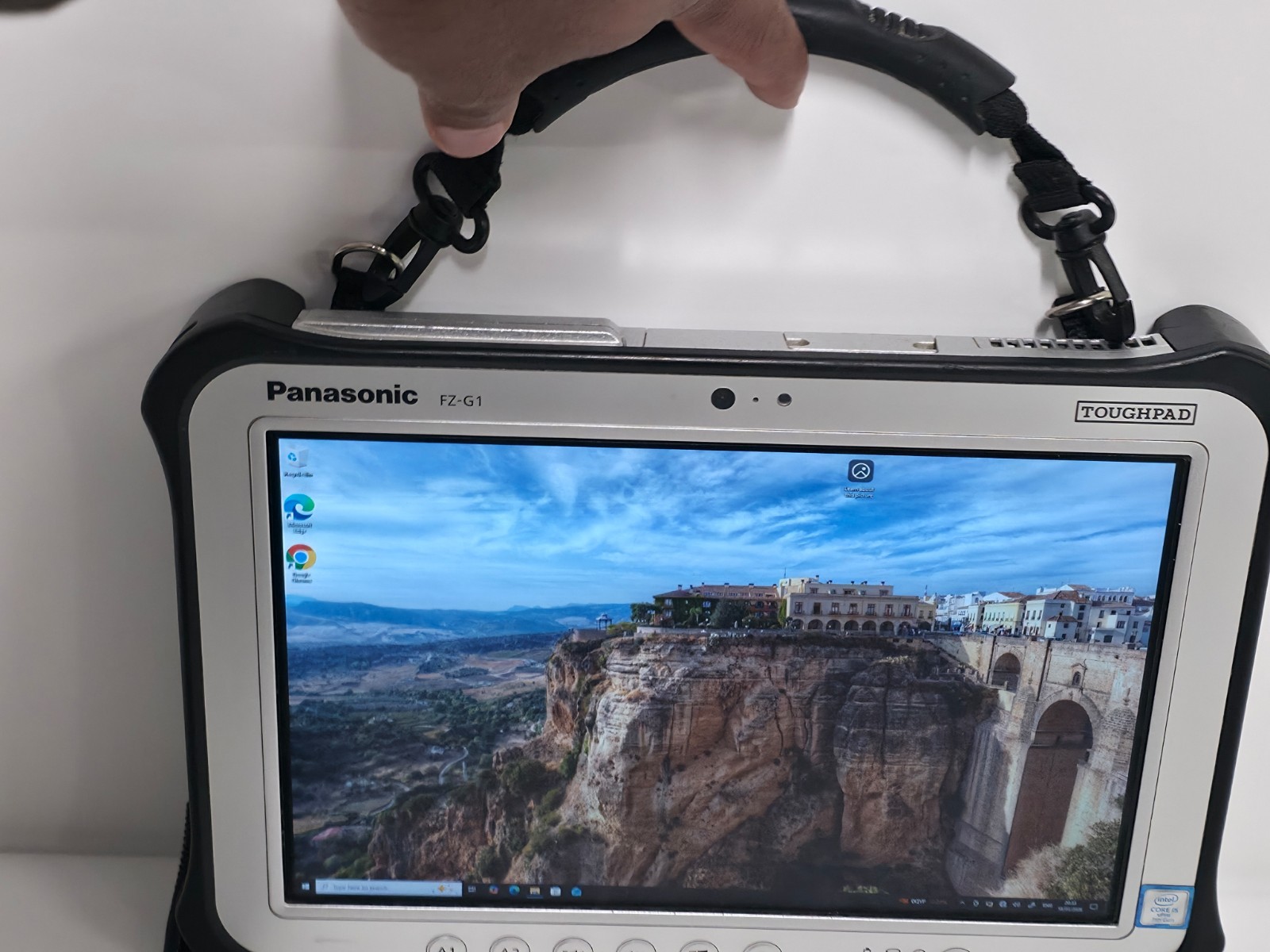 PANASONIC TOUGHPAD FZ-G1 MK5 | 10.1″ WUXGA i5-7300U 256GB SSD 8GB GPS HDMI LTE
