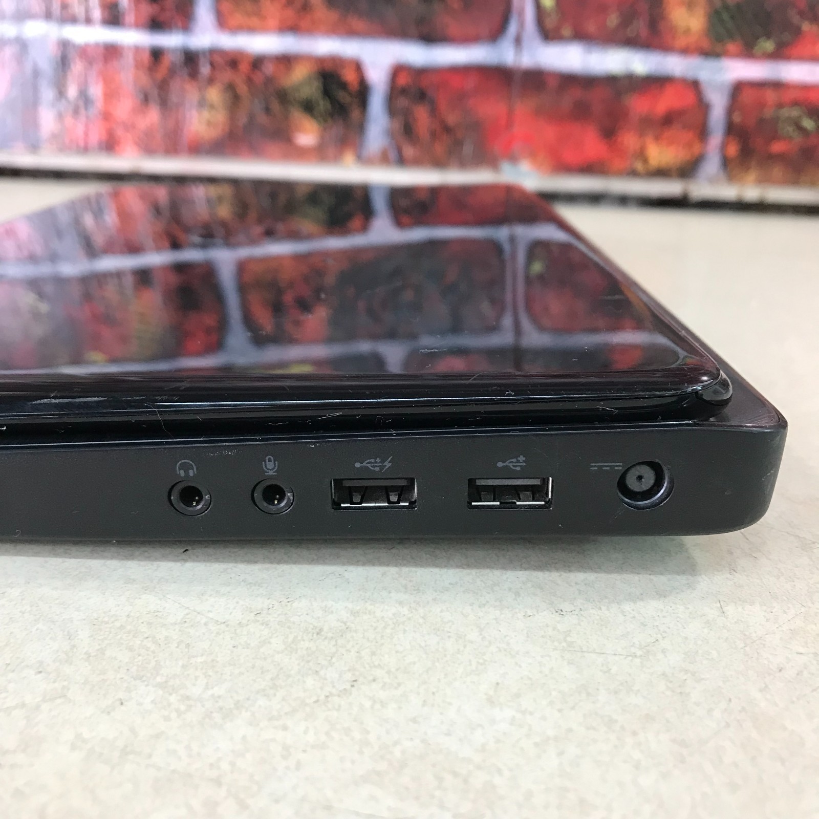 Dell Inspiron Mini Retro Gaming Laptop i3-U330 1.2GHz 2GB RAM (Windows 7 64-Bit)