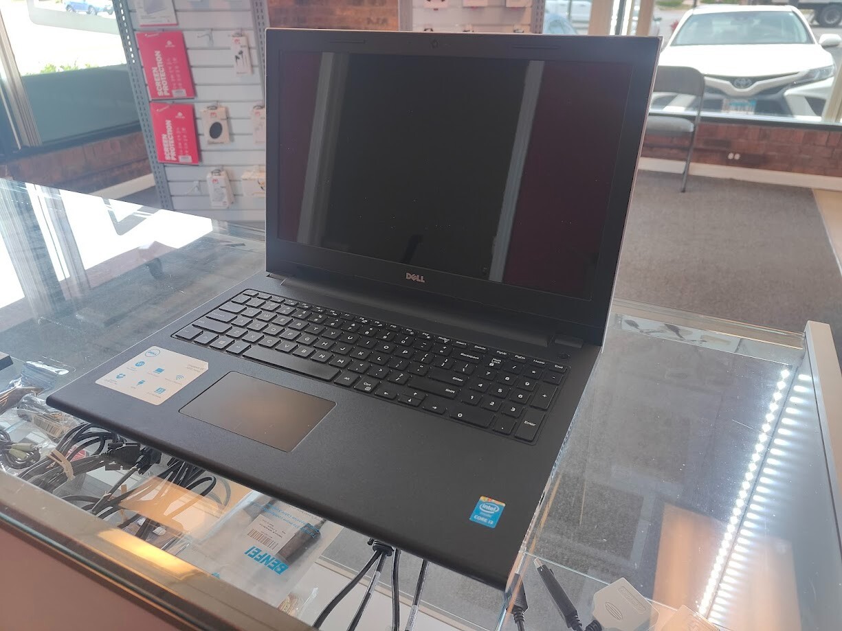 Dell Inspiron 3542, Powers On, Good LCD, Body, Selling for Parts or Repair, Read
