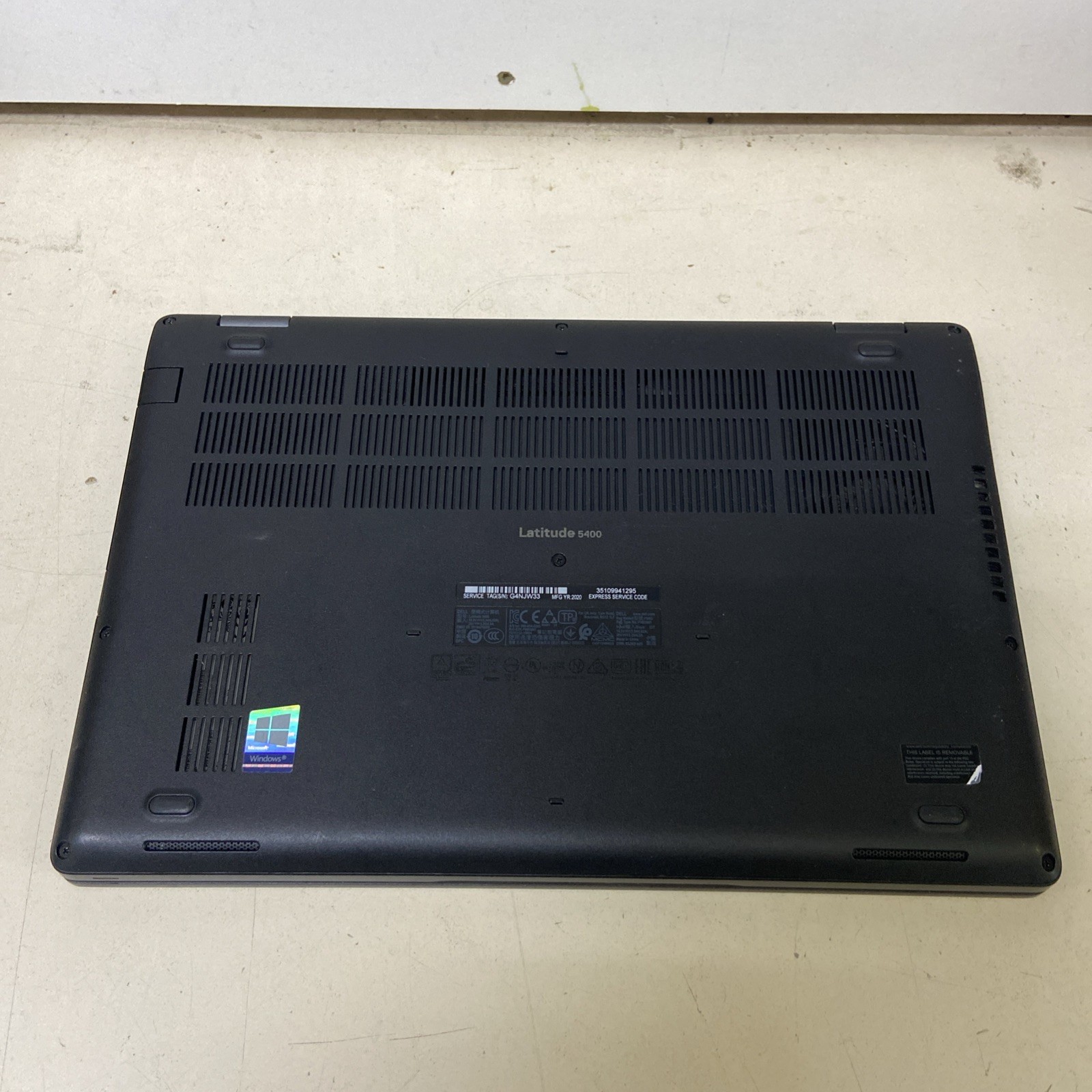 Dell Latitude 5400/1.6ghz Core i5-8th gen QUAD/8GB/128GB SSD/14/W10PRO-NICE!!