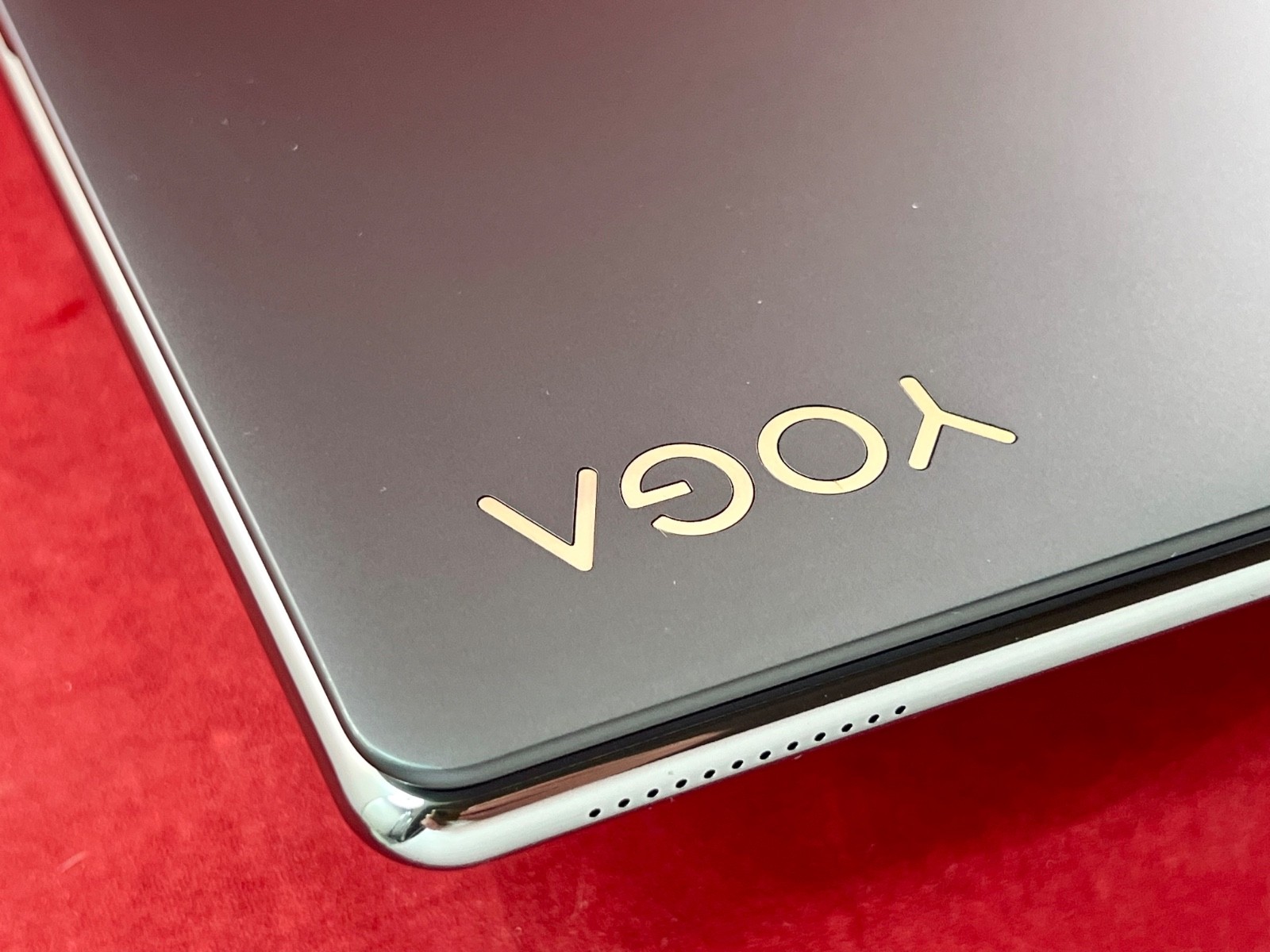4K LENOVO YOGA 9i 14″ CONVERTIBLE LAPTOP 1 TB SSD 16GB RAM INTEL i7-1360P +CASE!
