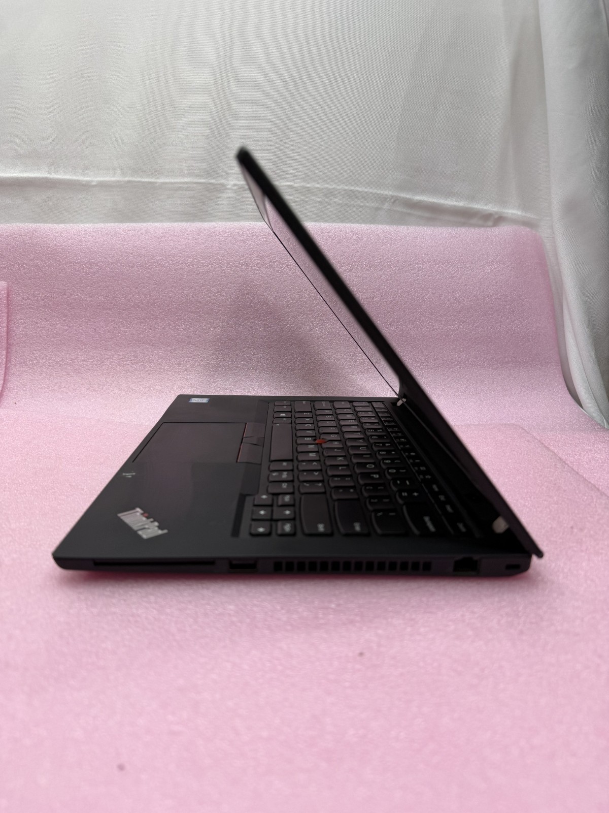 Lenovo ThinkPad T490 i7-8665U 1.99GHz BIOS LOCKED