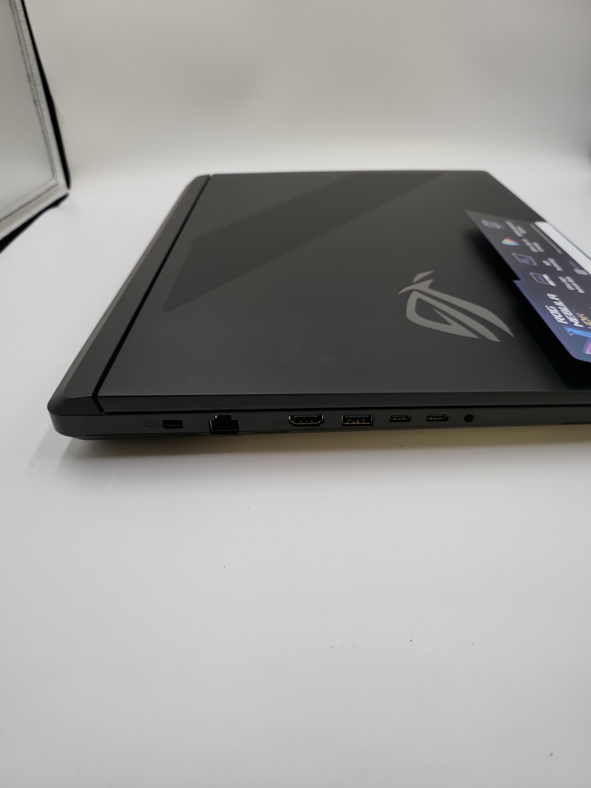 ASUS ROG Strix SCAR 18″ 2.5K 240Hz 2TB Storage /32GB Ram -Ultra 9