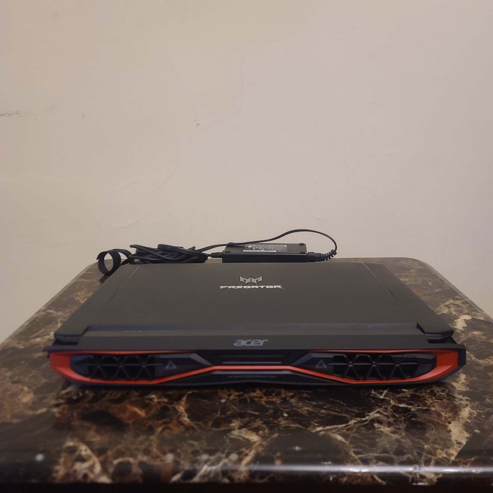 PREDATOR GX-792 GAMING LAPTOP CORE i7-7700HQ 16GB RAM GTX 1080 512GB NVME