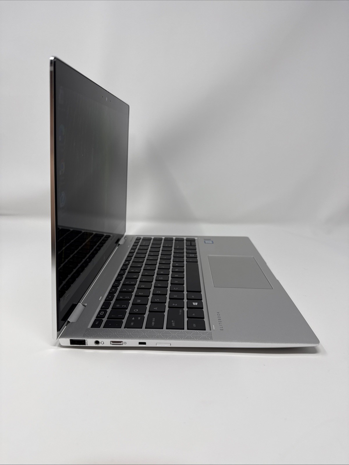 HP EliteBook x360 1040 G6 (Intel Core i5 8th Gen @ 1.60GHz, 8GB RAM, 256GB SSD)
