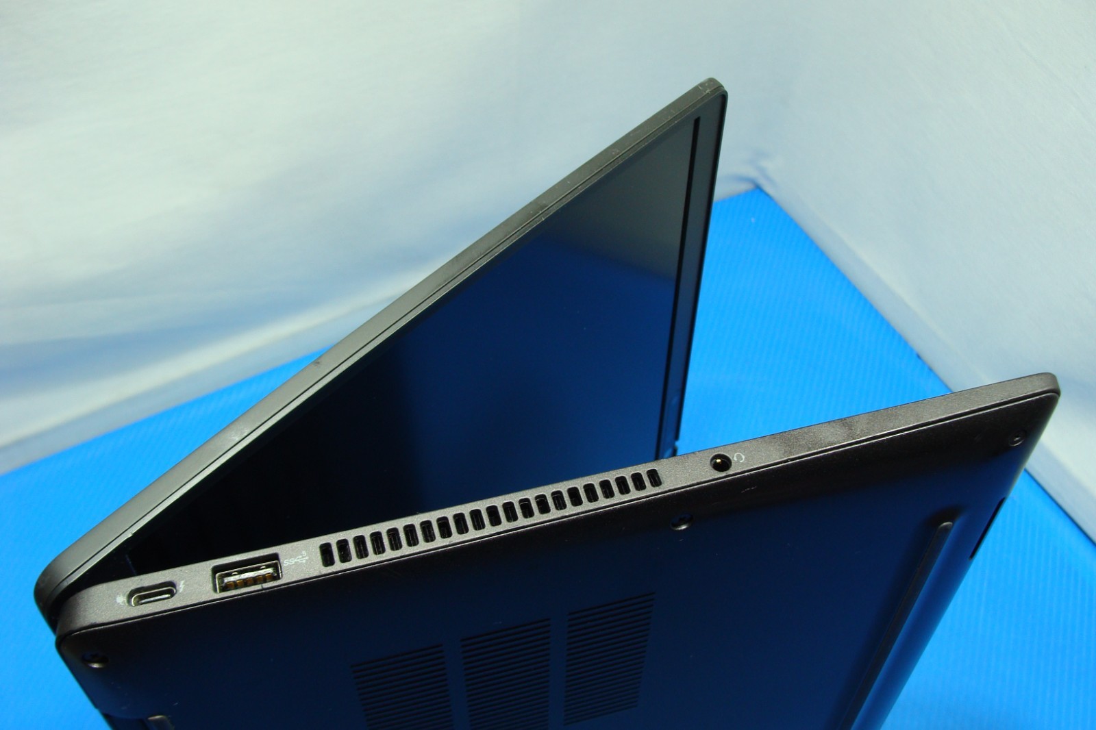 Dell Latitude 7530 15.6″FHD Intel Core i5-1245U 1.3GHz 8GB 256GB SSD Win 11 Pro