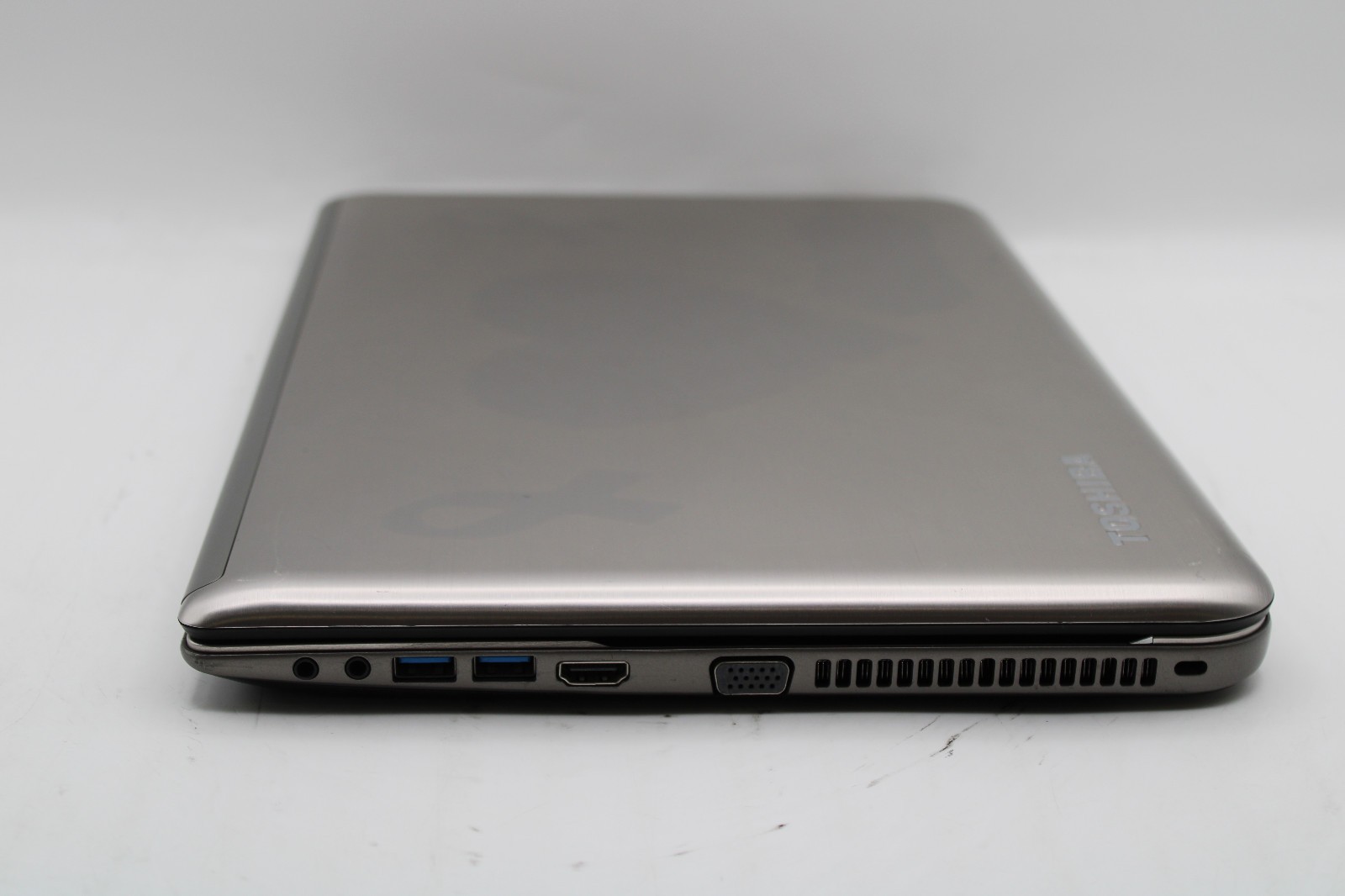 Toshiba Satellite P55t Touch i5-4200U @ 1.6 GHz 8GB RAM No SSD No OS