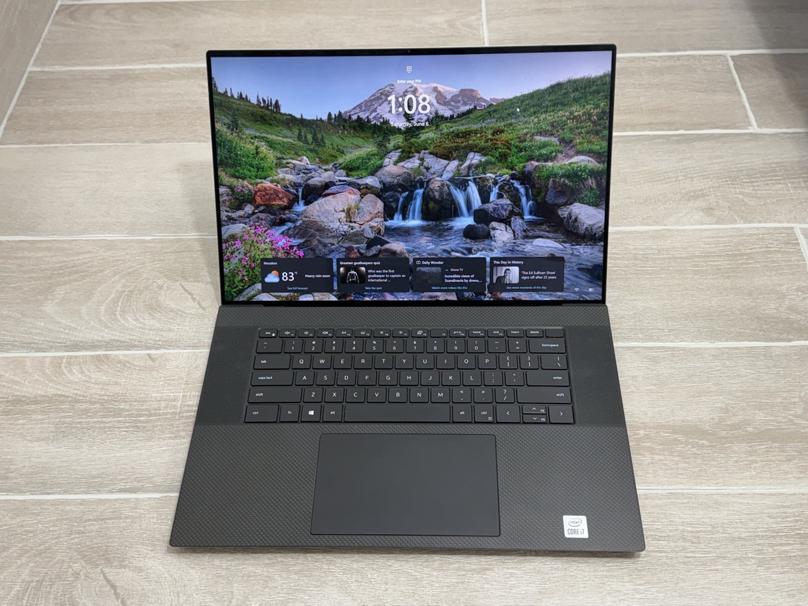 Dell XPS 17 9700 Touch Laptop Core i7-10875H GeForce RTX 2060 16GB RAM 1TB SSD