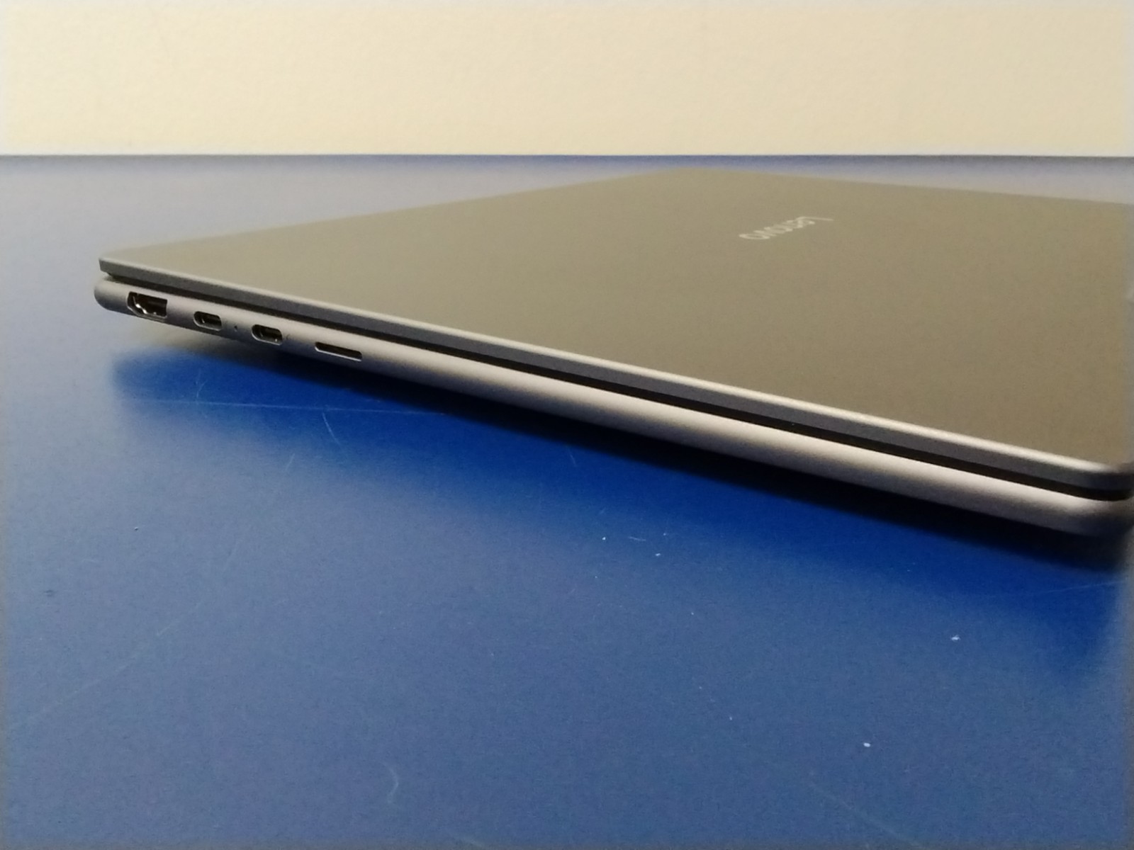 Lenovo Slim 7 14ILL10, Intel Core Ultra 7, 2.20 GHz, 32 GB RAM, 1 TB NVMe SSD