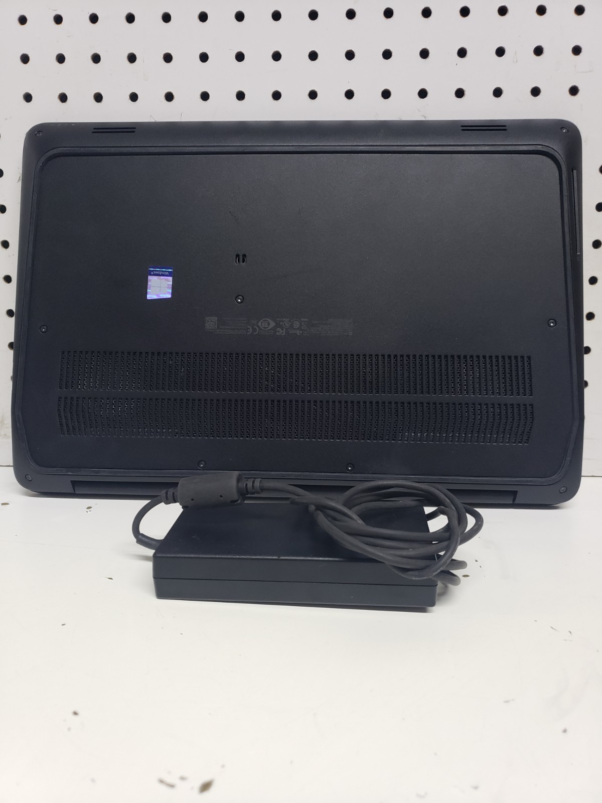 HP ZBook 15 G4 15″ FHD I7-7820HQ 2.60 512GB SSD, 16GB W11P Quadro M2200 Webcam