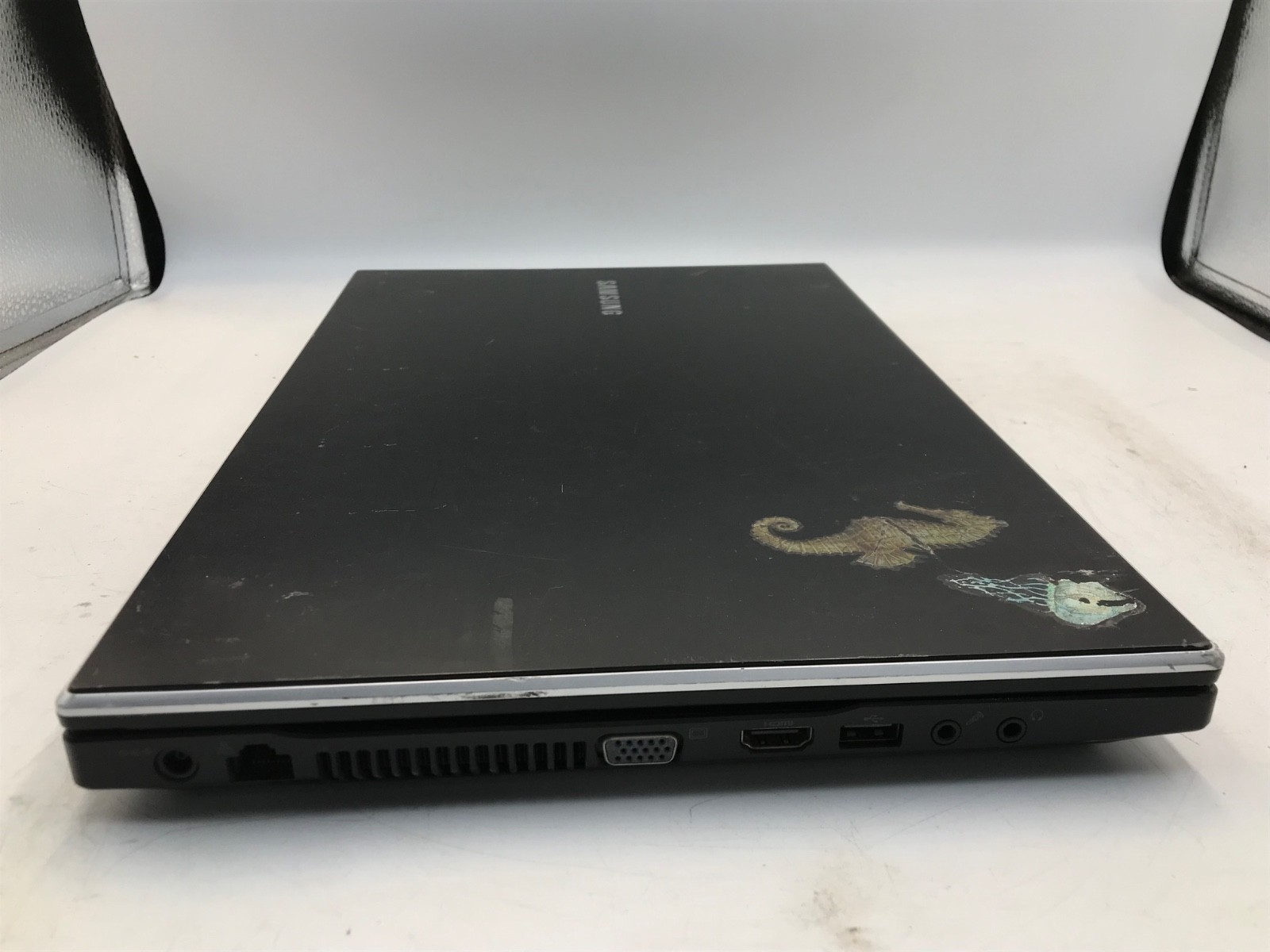 Samsung 300V Intel Core i5-2450M 15″ Laptop – BOOTS/BAD DISPLAY -MZ