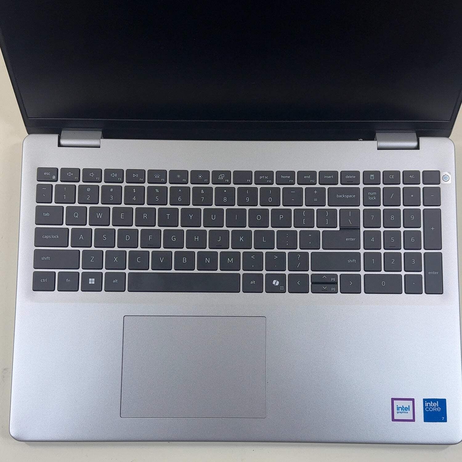 Dell 16 DC16251 16″ Core 7 150U 1.8GHz 32GB RAM 1TB SSD Read