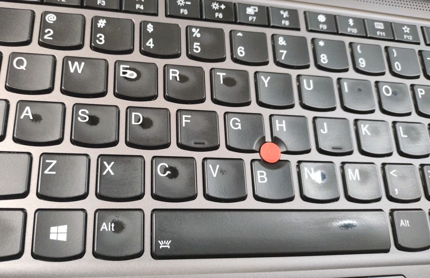 Lenovo ThinkPad X1 Yoga 4th Gen 14″ W/16GB, 256GB, i7-8665U, Touch, Stylus.