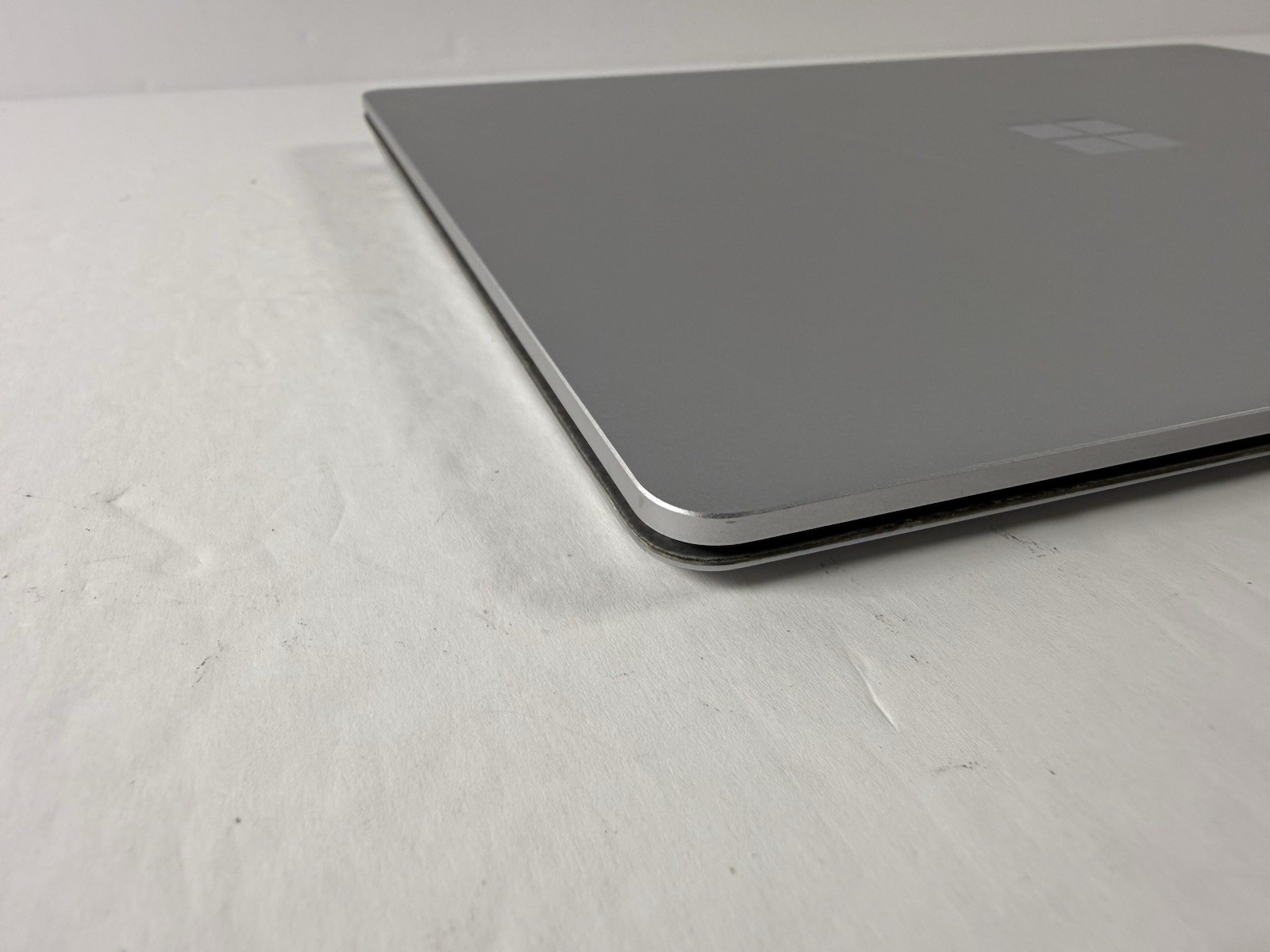 Microsoft Surface Laptop 5 13.5” 1950 Intel Core i7-1265U 16GB RAM 512GB NVME